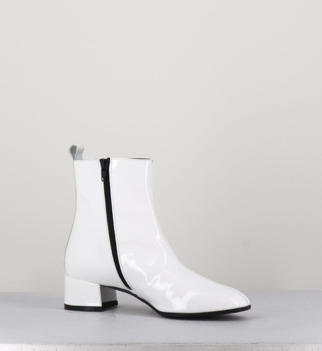 Boots 60s en cuir vernis blanc - JANE VERNICE BIANCO