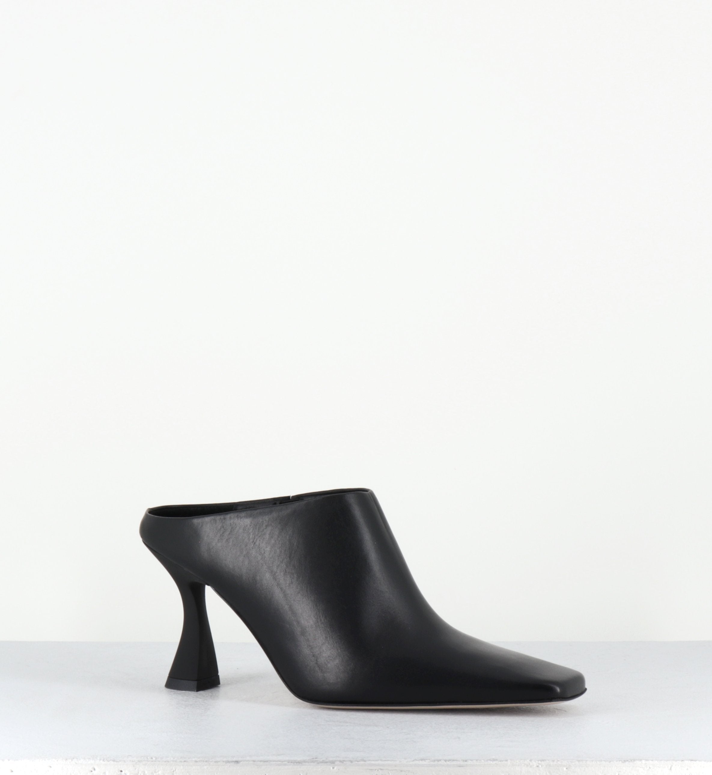 MANUELA BLACK MULES
