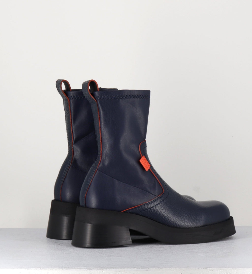 OLIANA NAVY BOOTS