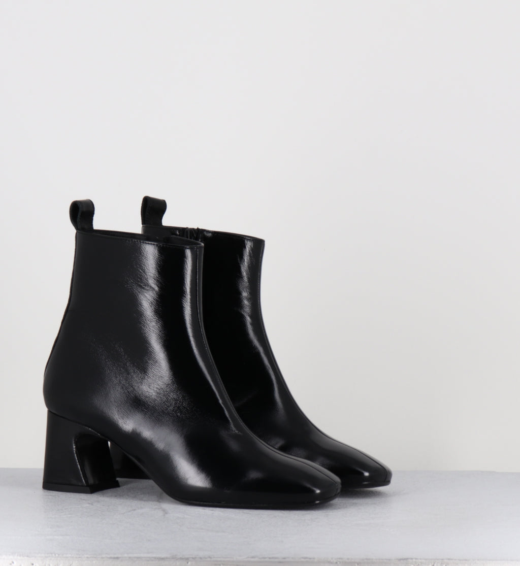 HELENINA VERLUX NERO