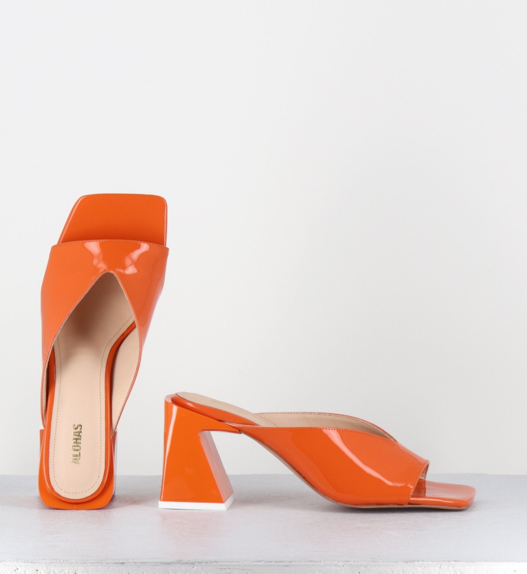 Hermès Escarpins à talons en daim orange vif Suede ref.595708 - Joli Closet Hermès Escarpins à talons en daim orange vif Suede ref.595708 - Joli Closet