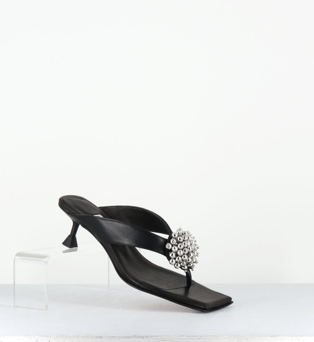 NARELA BLACK SANDAL