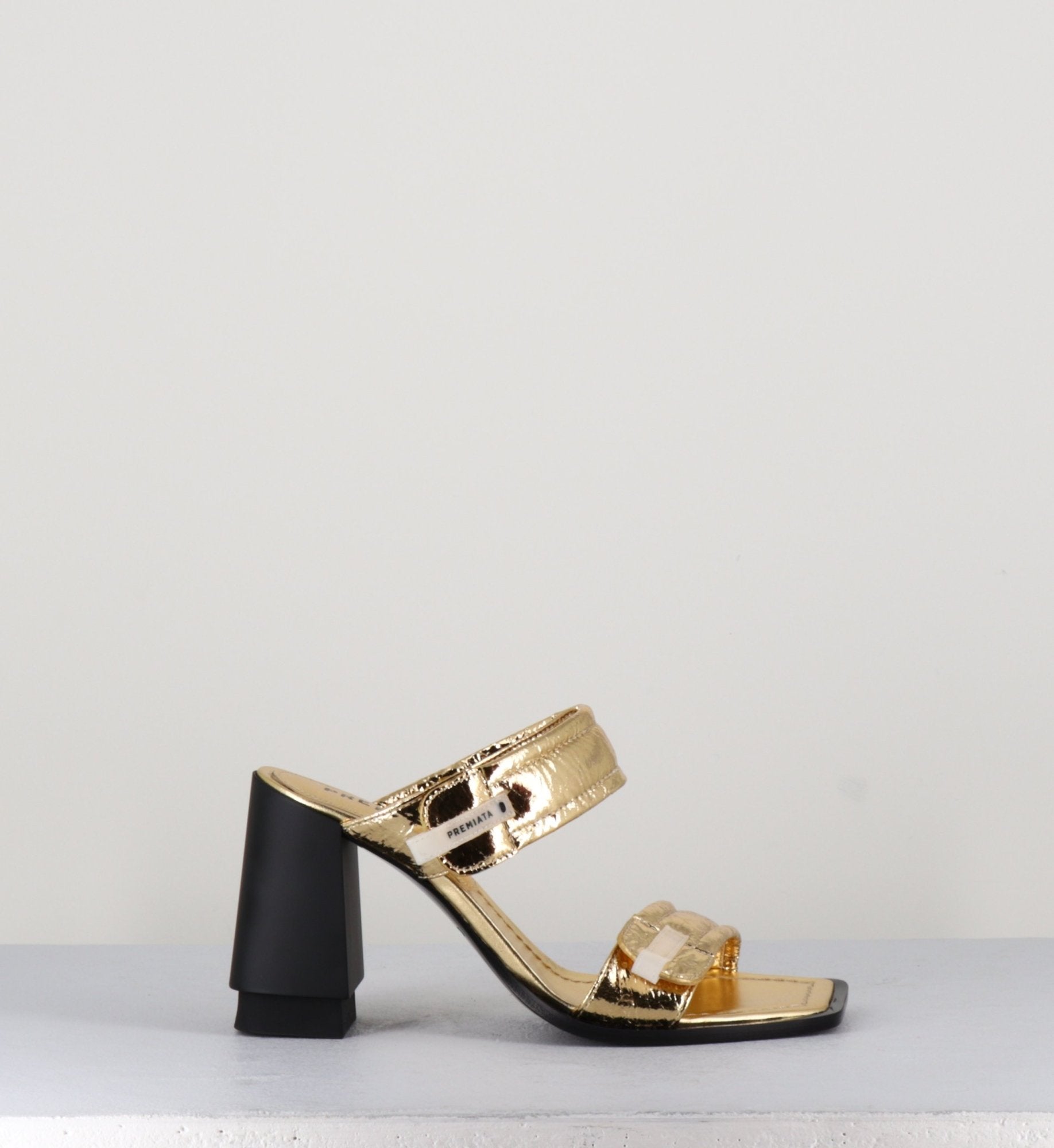 Sandales en cuir métallisé doré texturé - M6270 GOLD