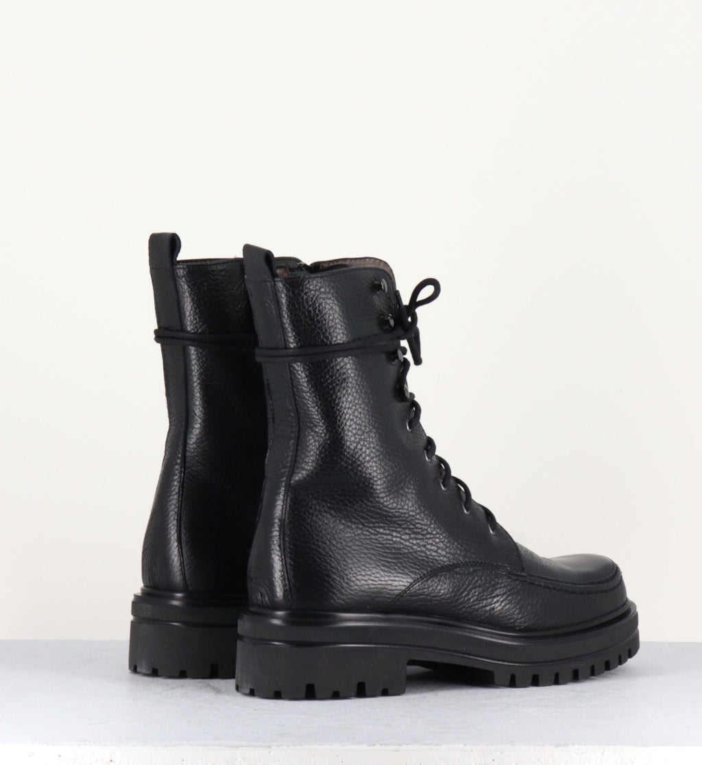 Bottines à lacets en cuir noir- Sélection Garrice - M9198
