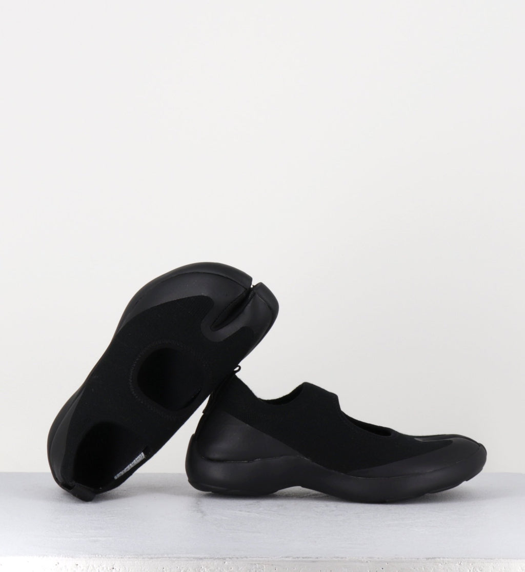 TABI MULE SANDAL BLACK