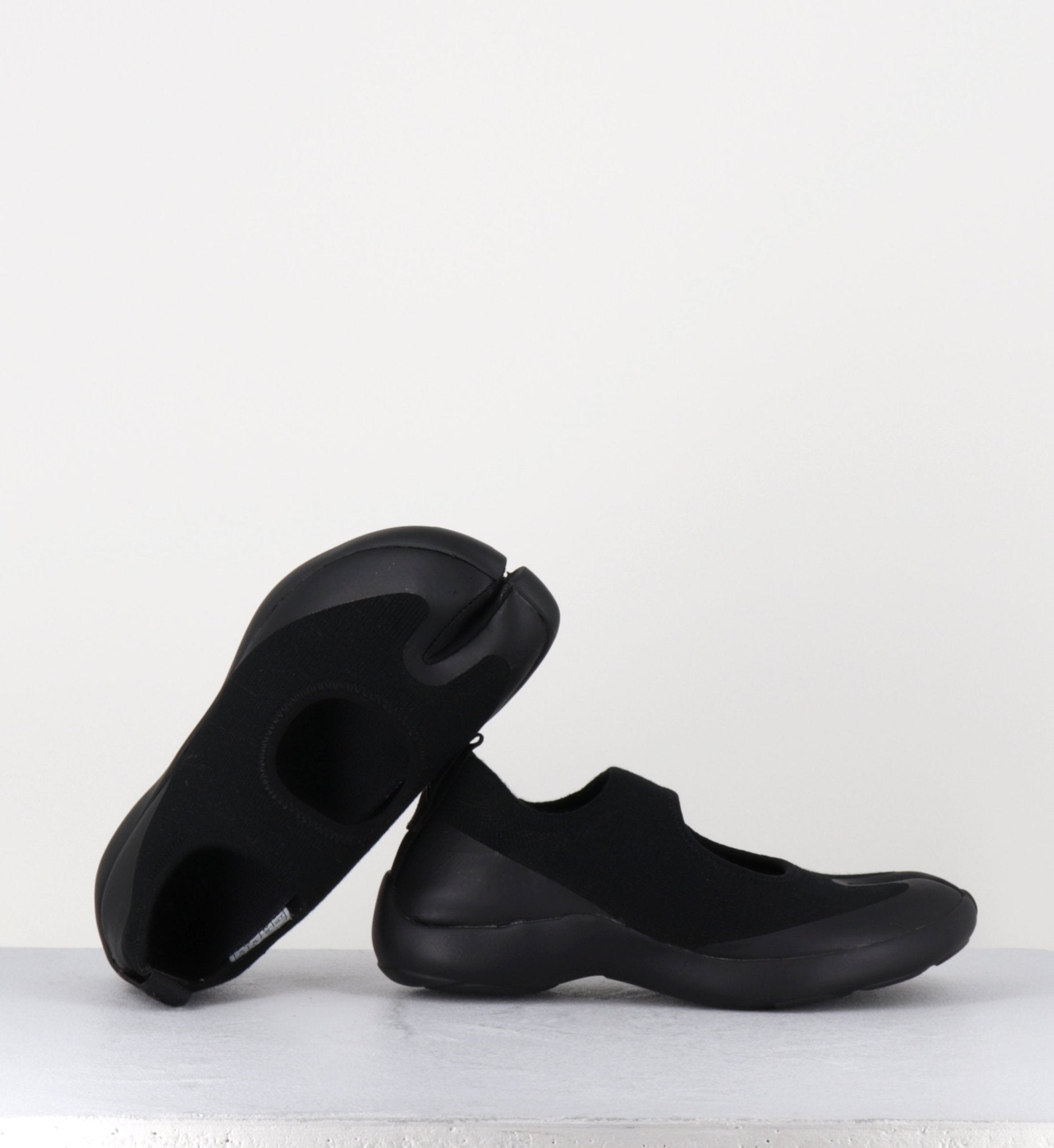 TABI MULE SANDAL BLACK