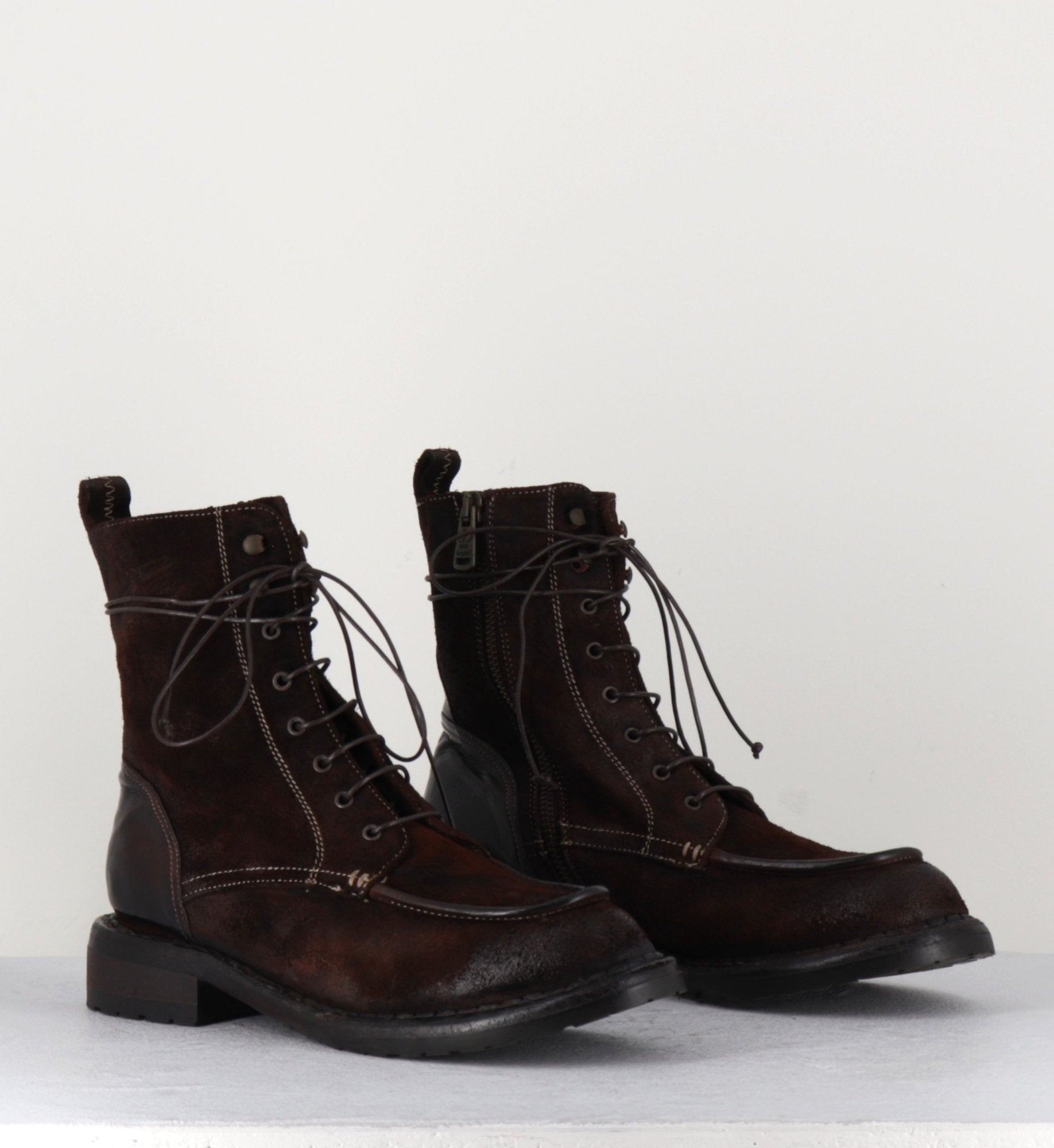 Boots Lacets D coupe Brogue En Daim Marron KDOP5664 TEAK Garrice boots-lacets-d-coupe-brogue-en-daim-marron-kdop5664-teak-garrice