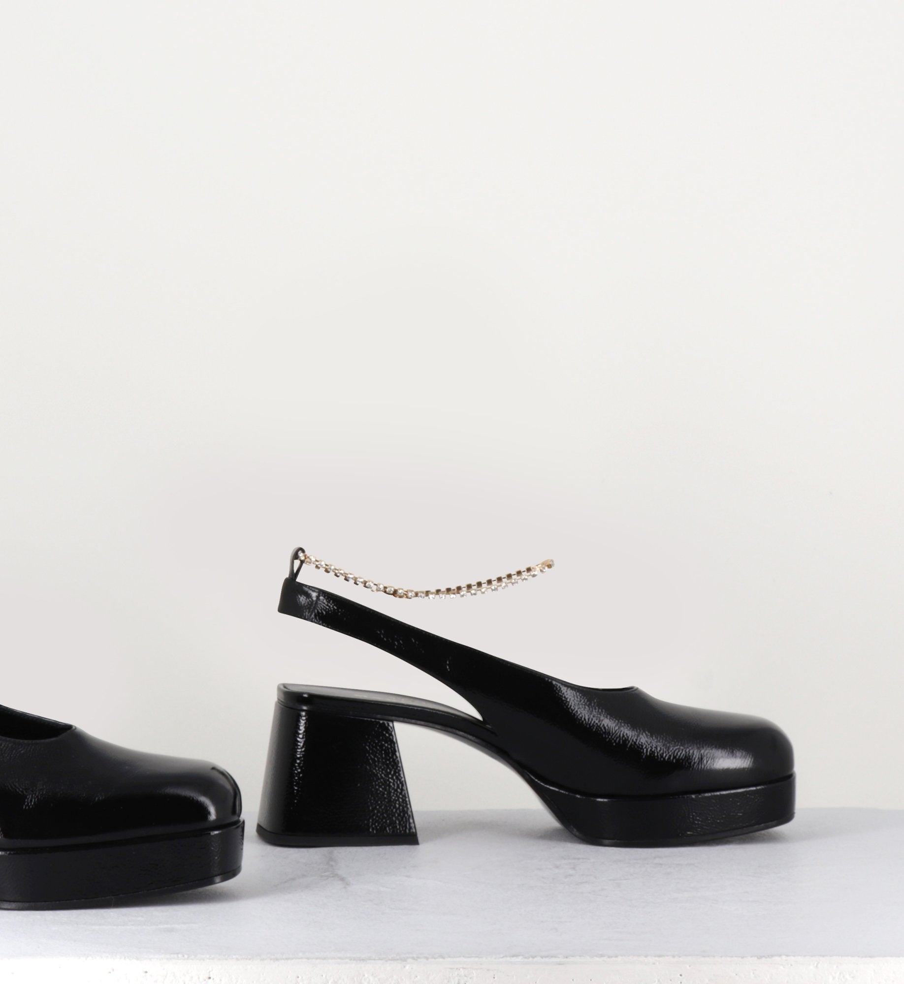 Escarpins look vintage en naplack noir - BLACK VIKY PLATFORM