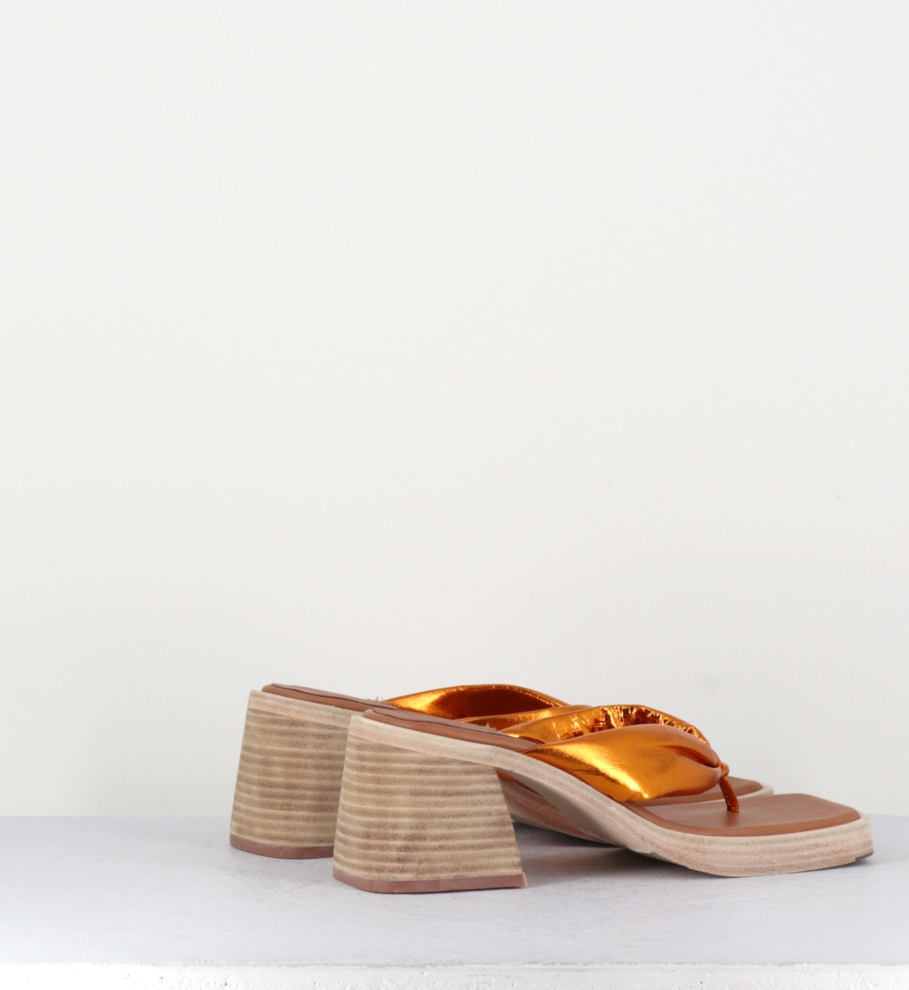 APRIL ORANGE SANDALS