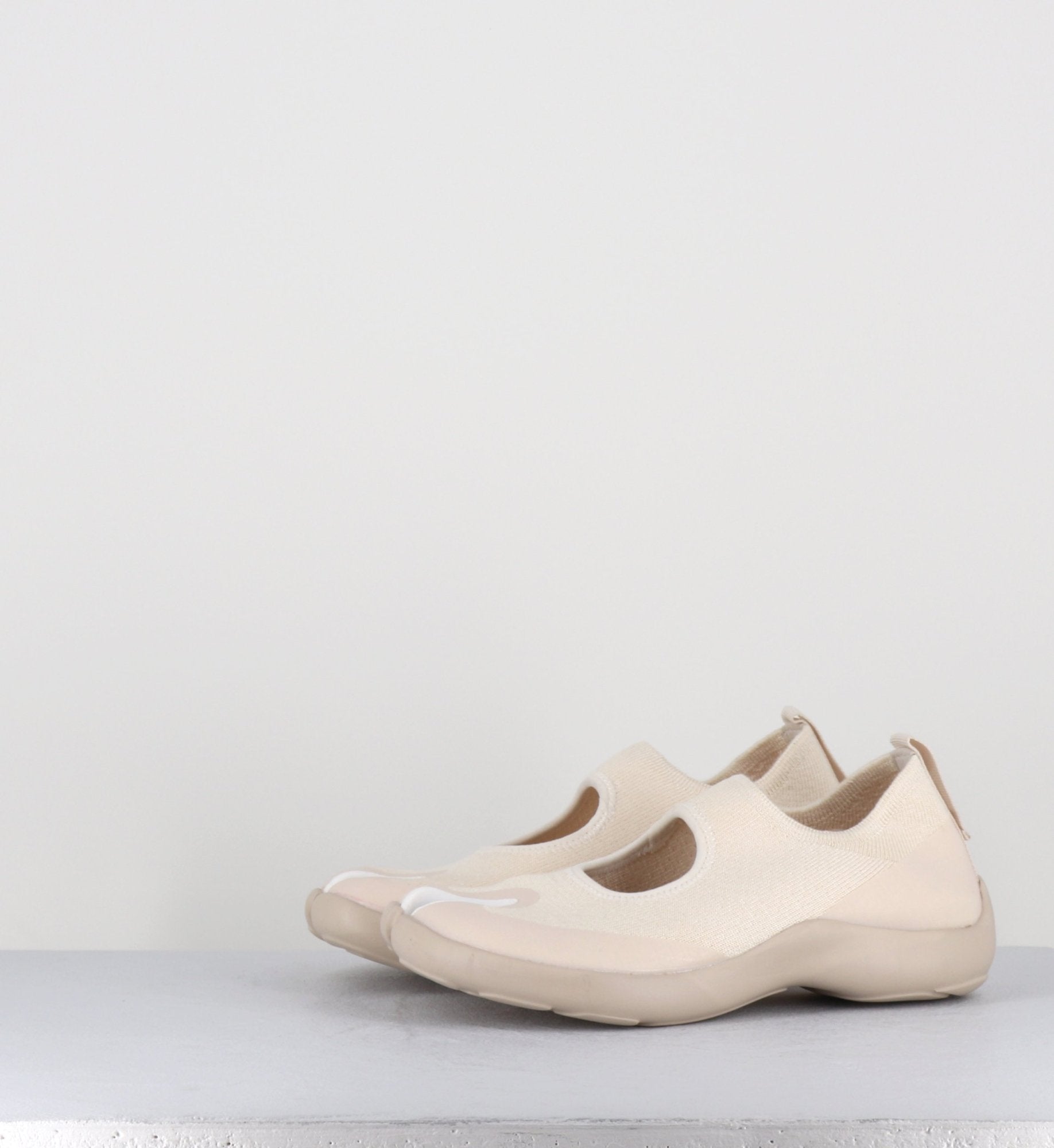 TABI SANDAL OFF WHITE