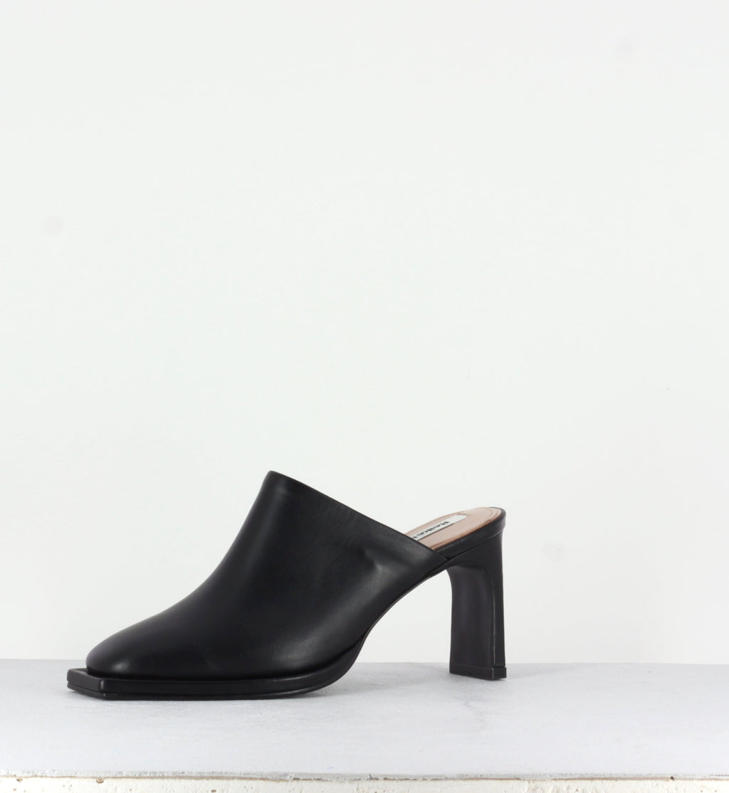 Reike Nen - Clean Square Mules Black