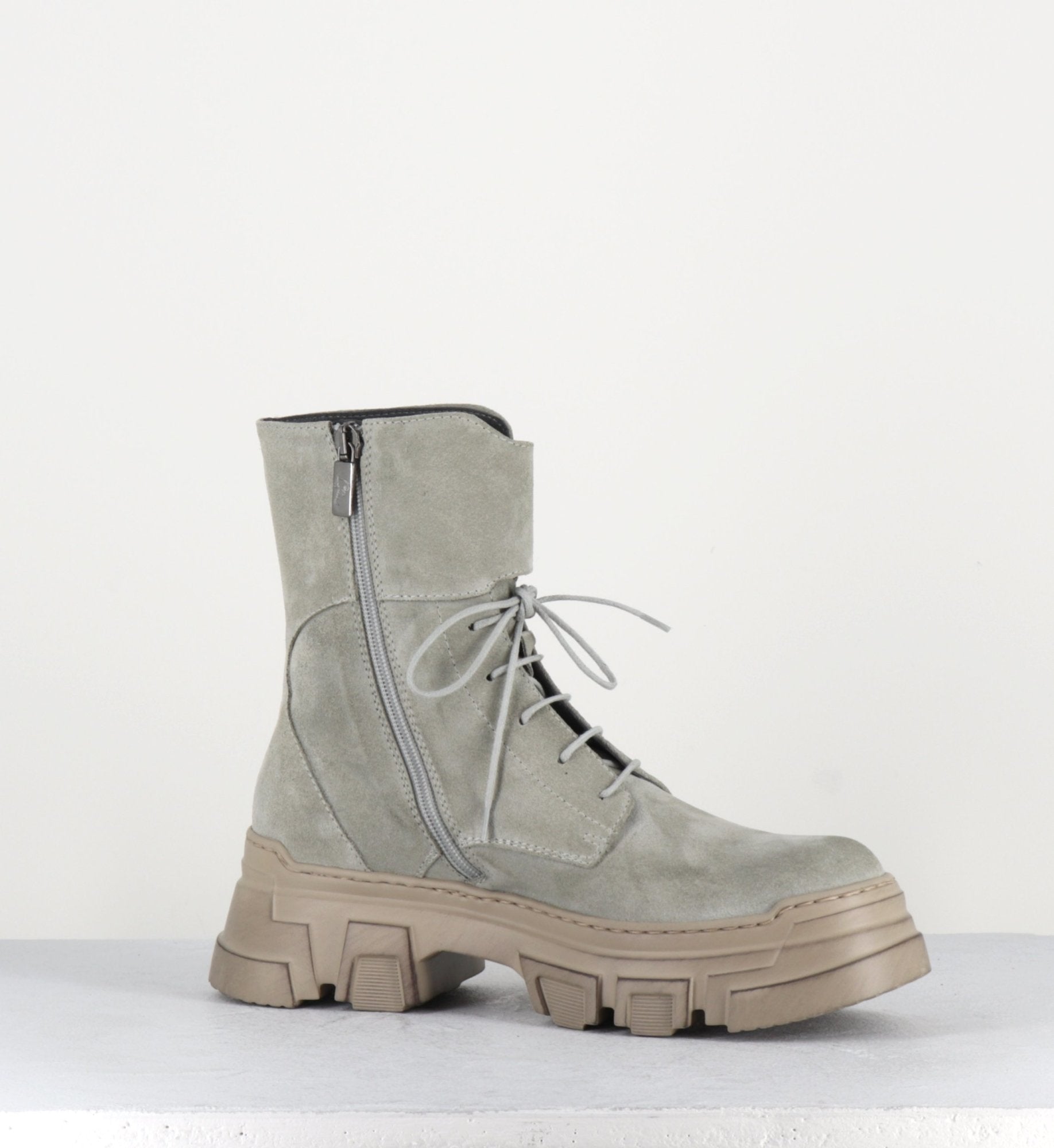 Boots à lacet en daim - 1001 SAND