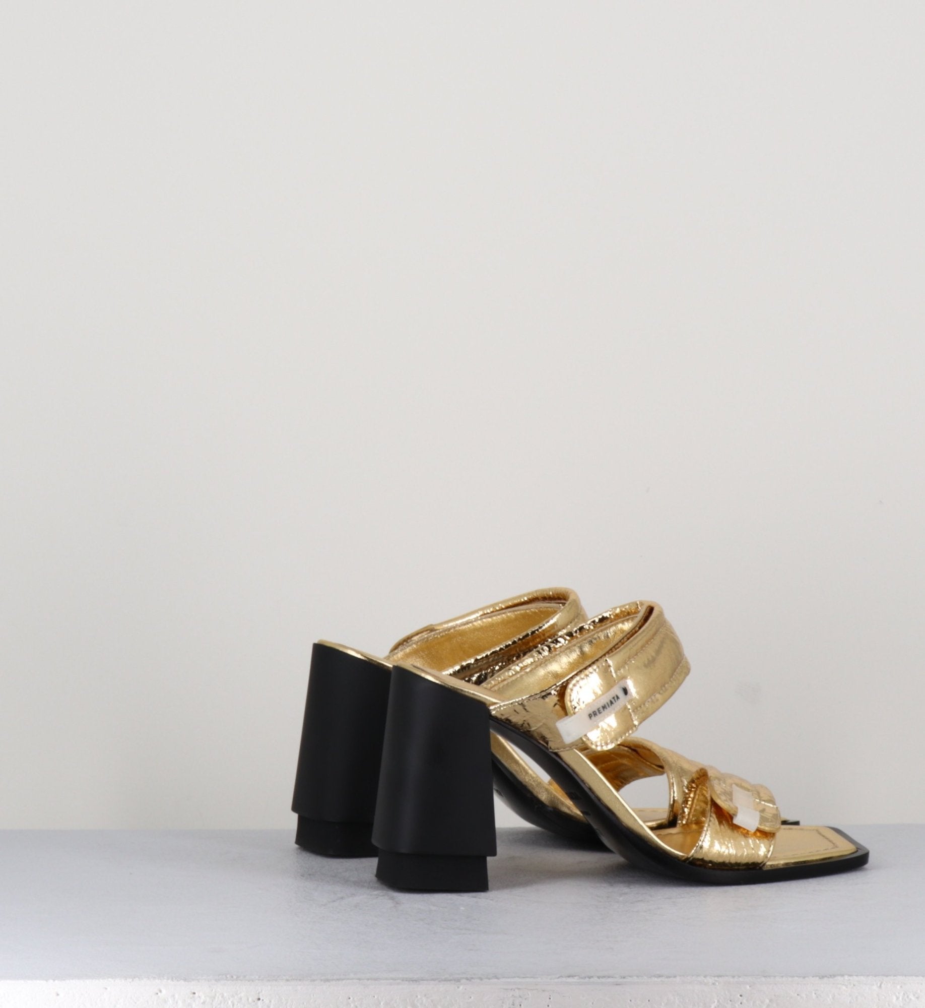 Sandales en cuir métallisé doré texturé - M6270 GOLD