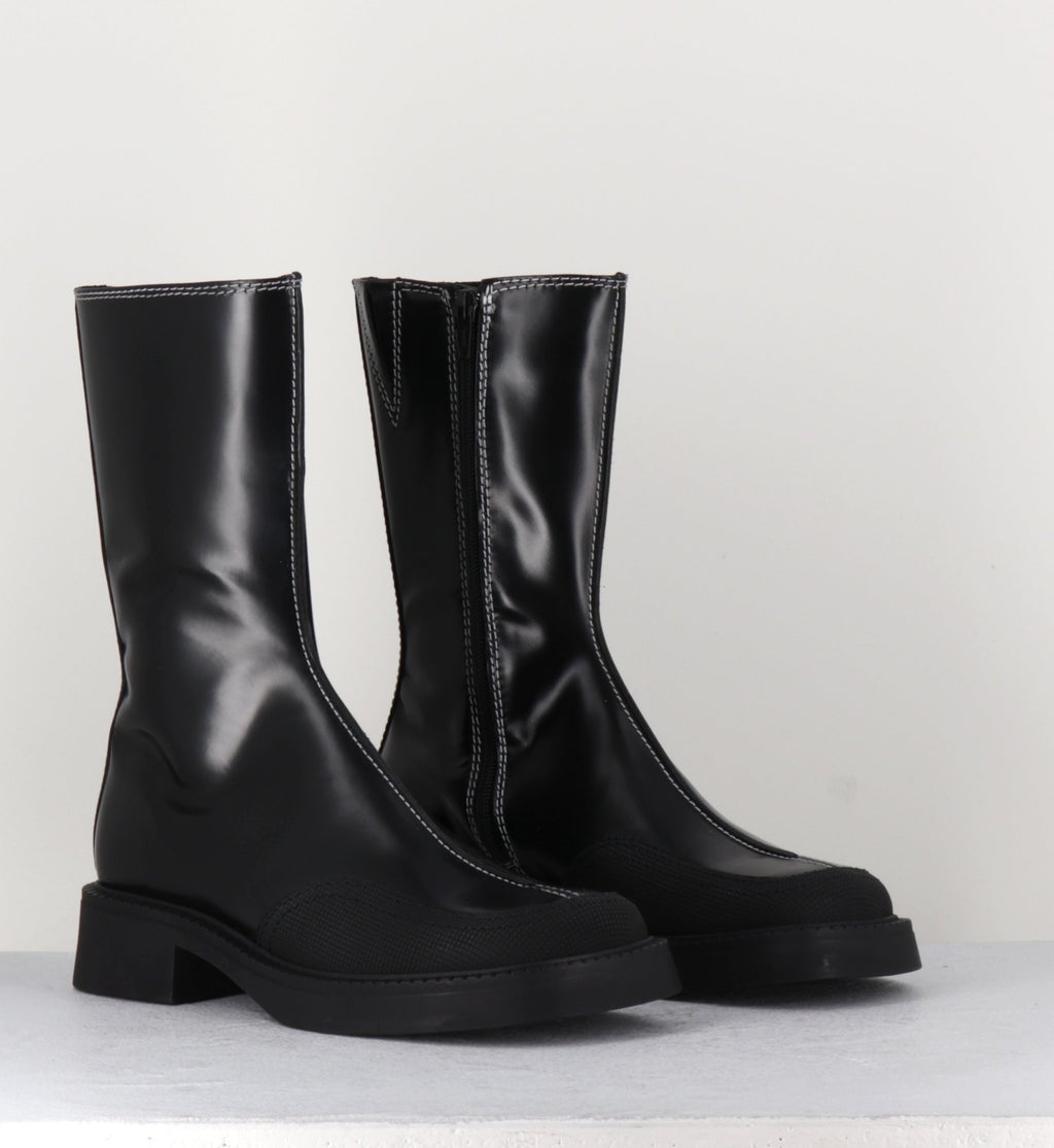 TORA BLACK BOOTS
