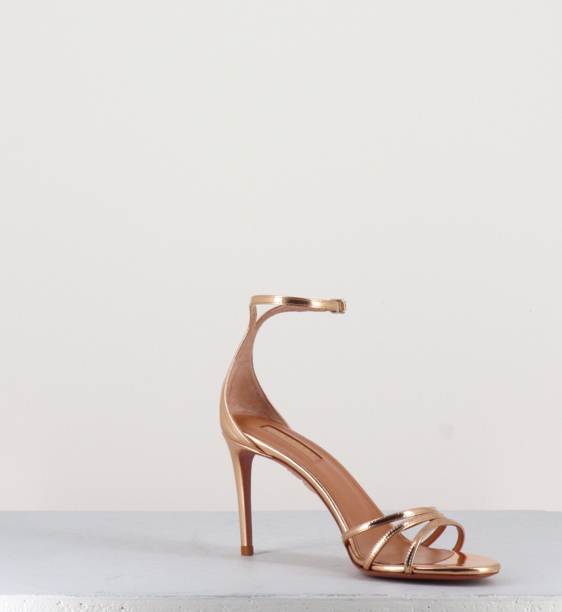 Sandales à talons en verni doré  Aquazzura - VERY PURIST SANDAL