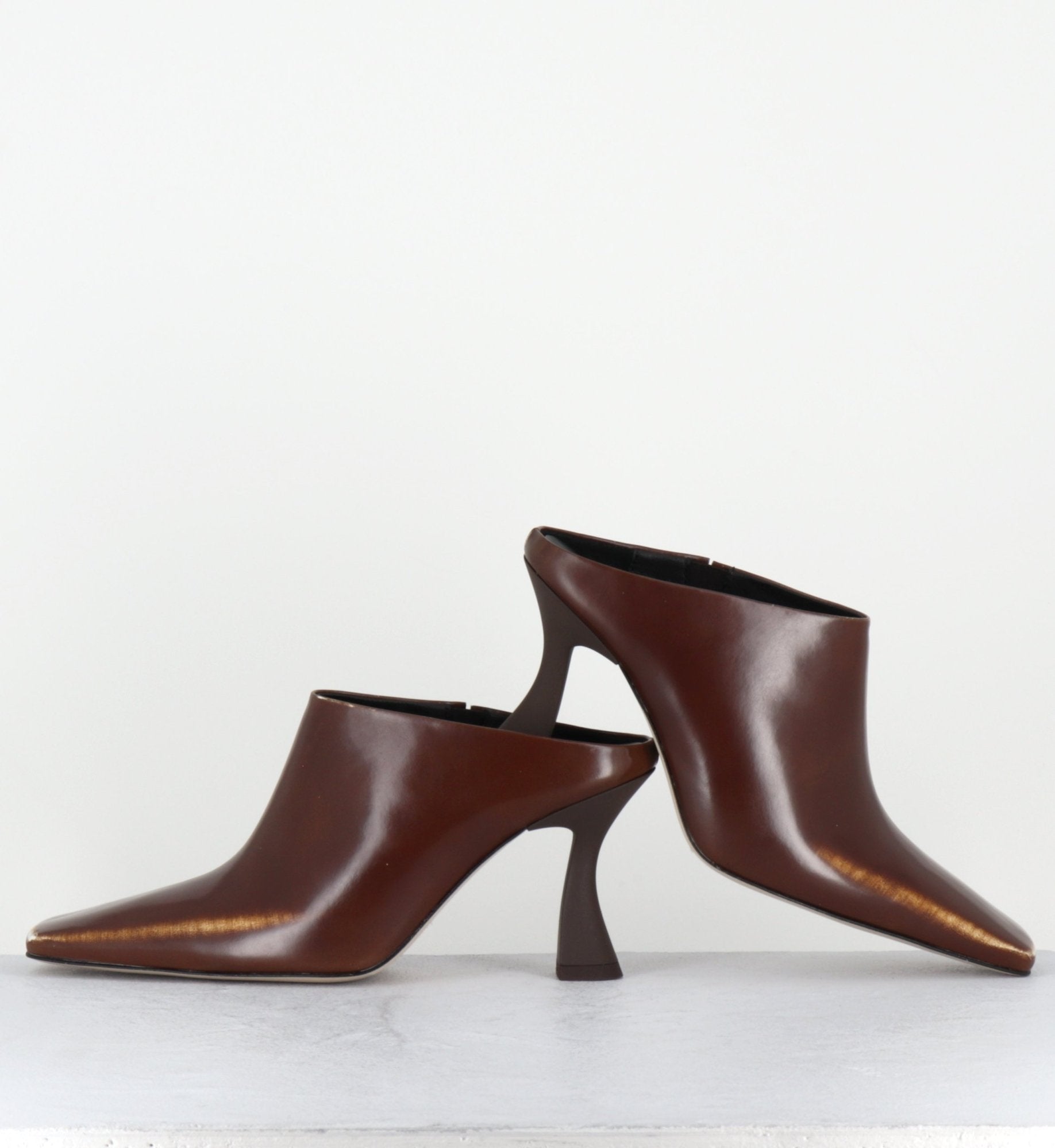 MANUELA BROWN MULE
