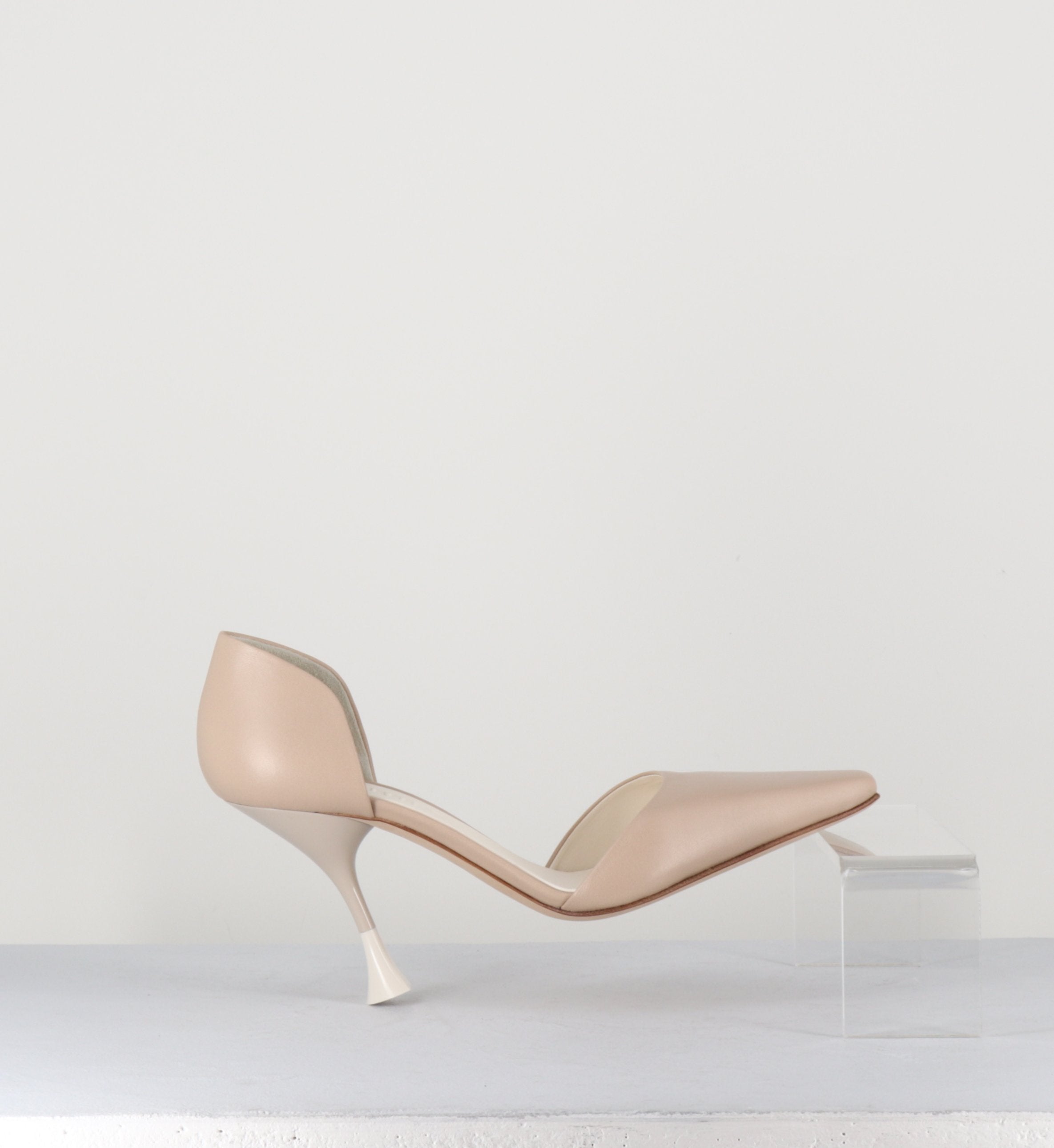 Escarpins en cuir beige 90s - HOLLY CRIS SAHARA