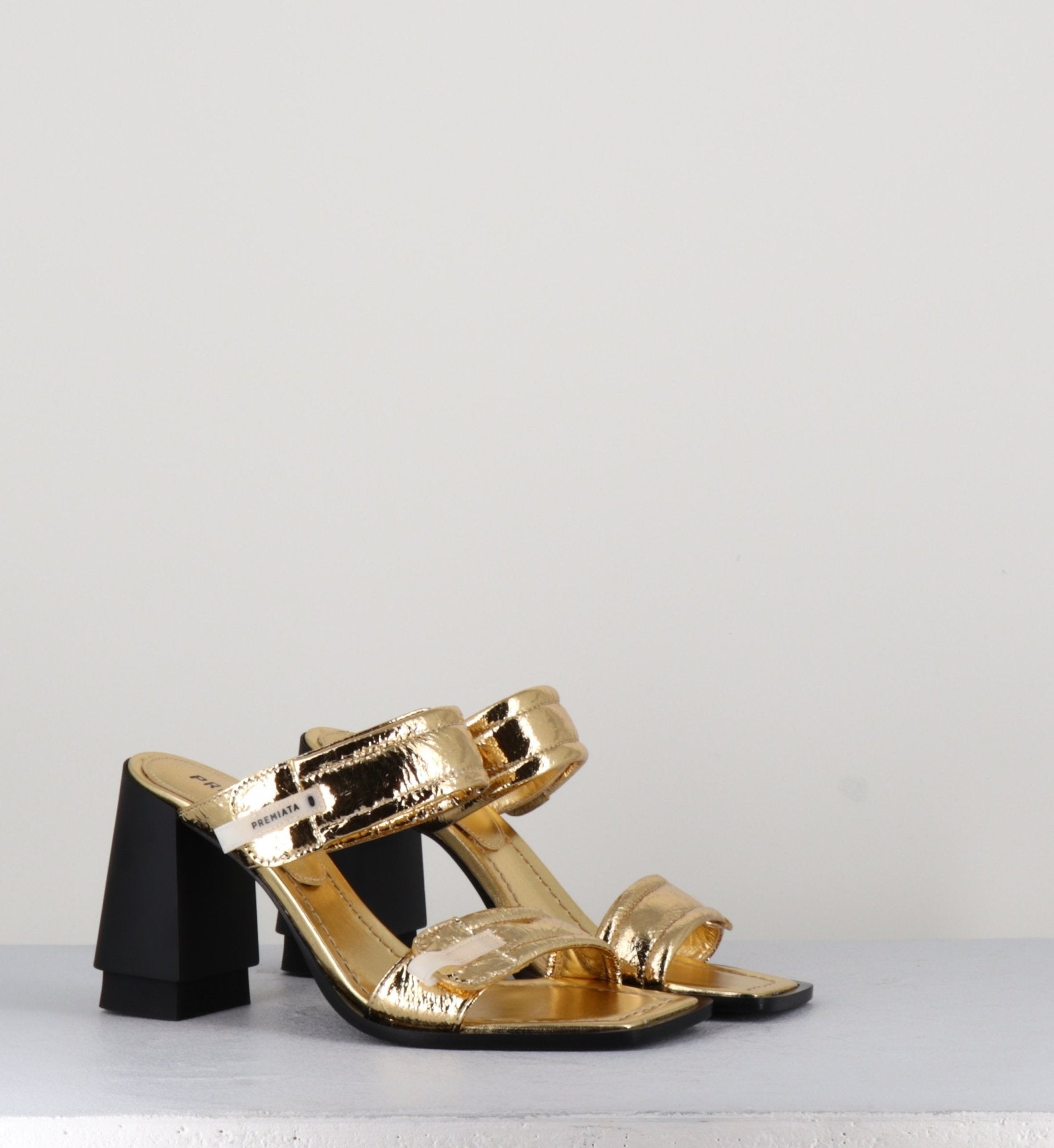 Sandales en cuir métallisé doré texturé - M6270 GOLD