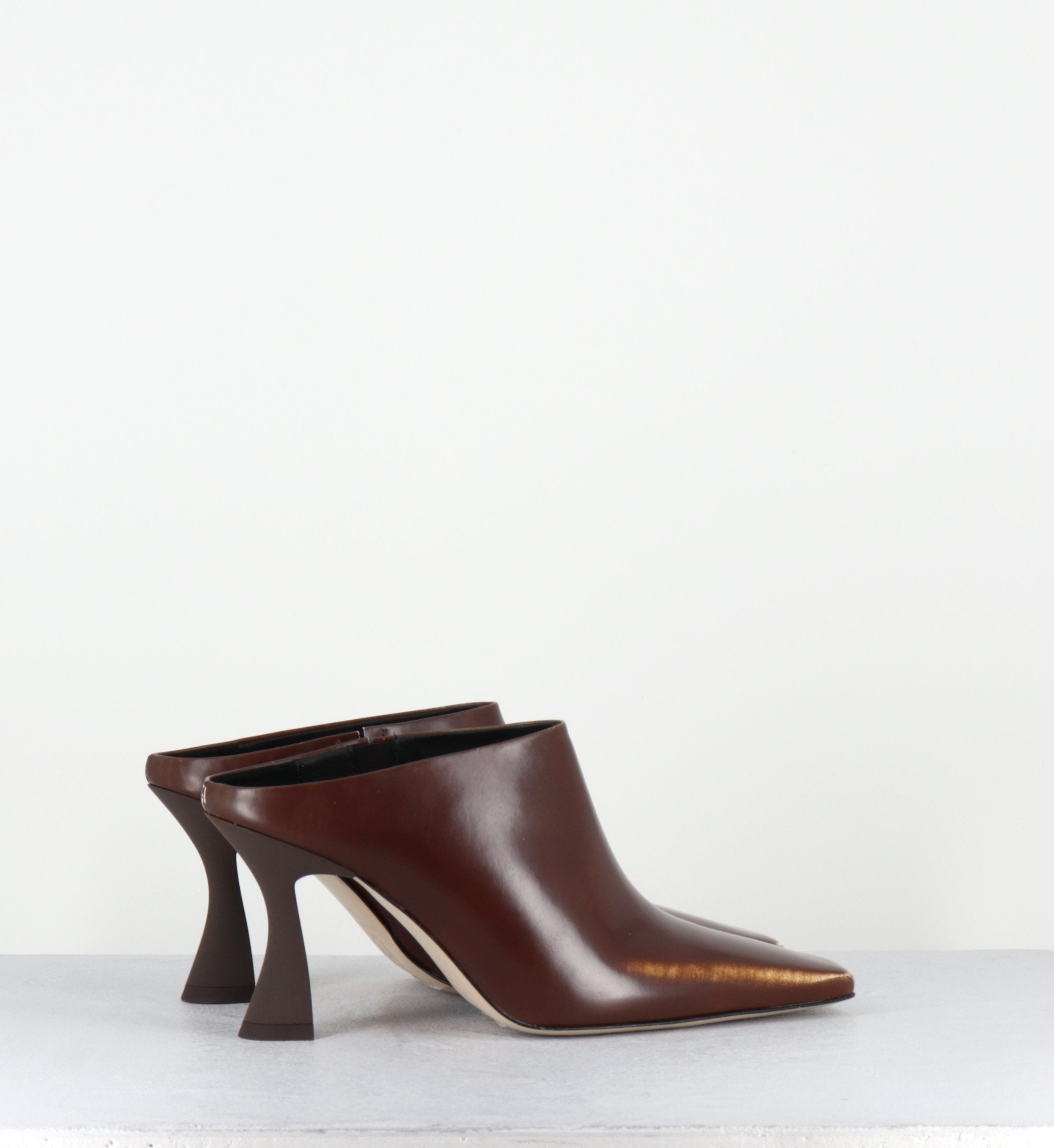 MANUELA BROWN MULE
