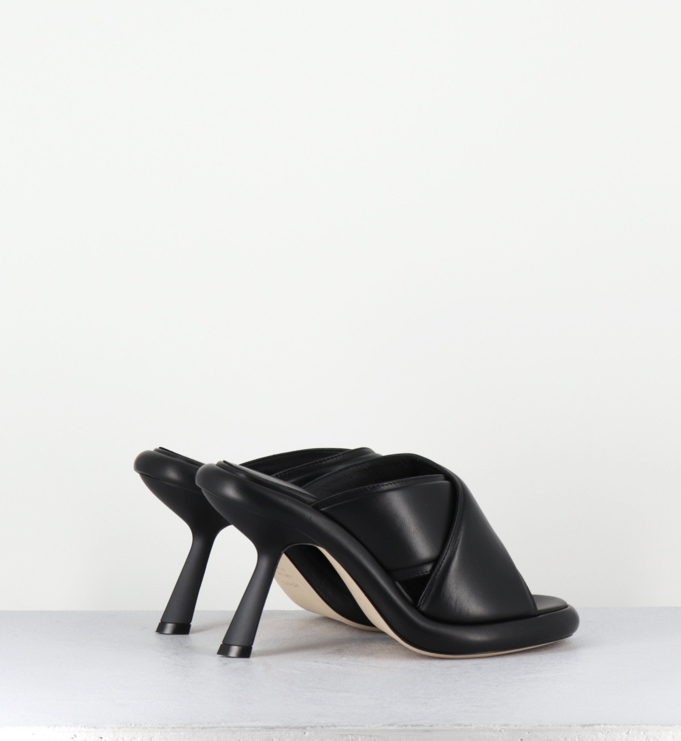 1C6950D BONBON BLACK