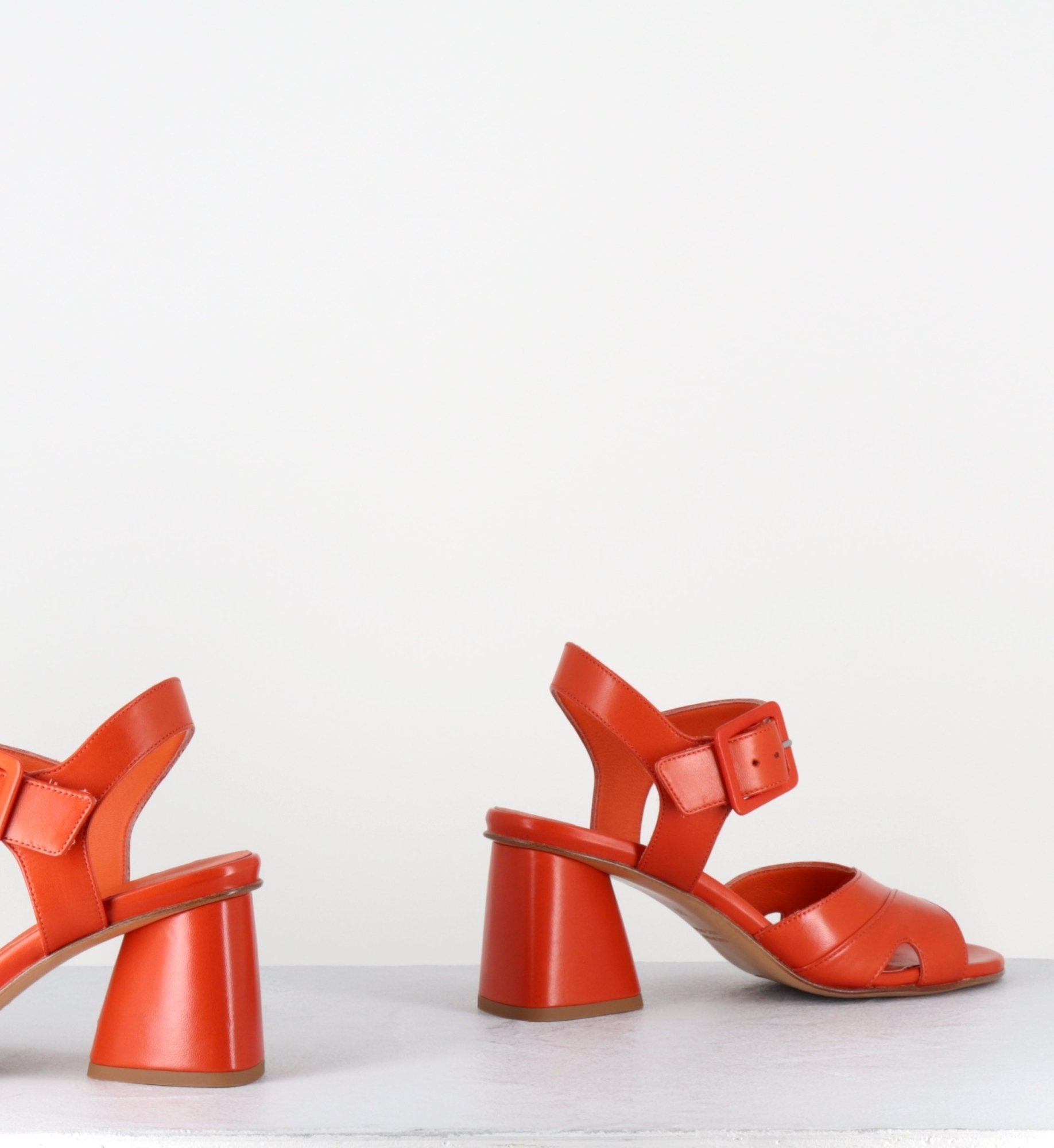 Sandales en cuir orange à talon géométrique - U344 SETA ORANGE