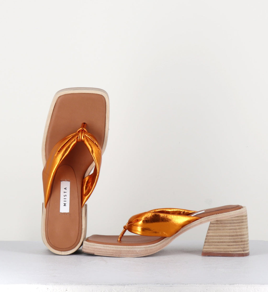 APRIL ORANGE SANDALS