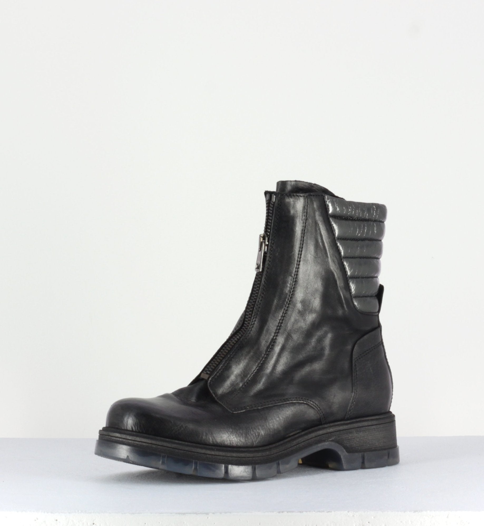 Bottines plate en cuir noir Sélection Garrice fru.it shoes - 5827