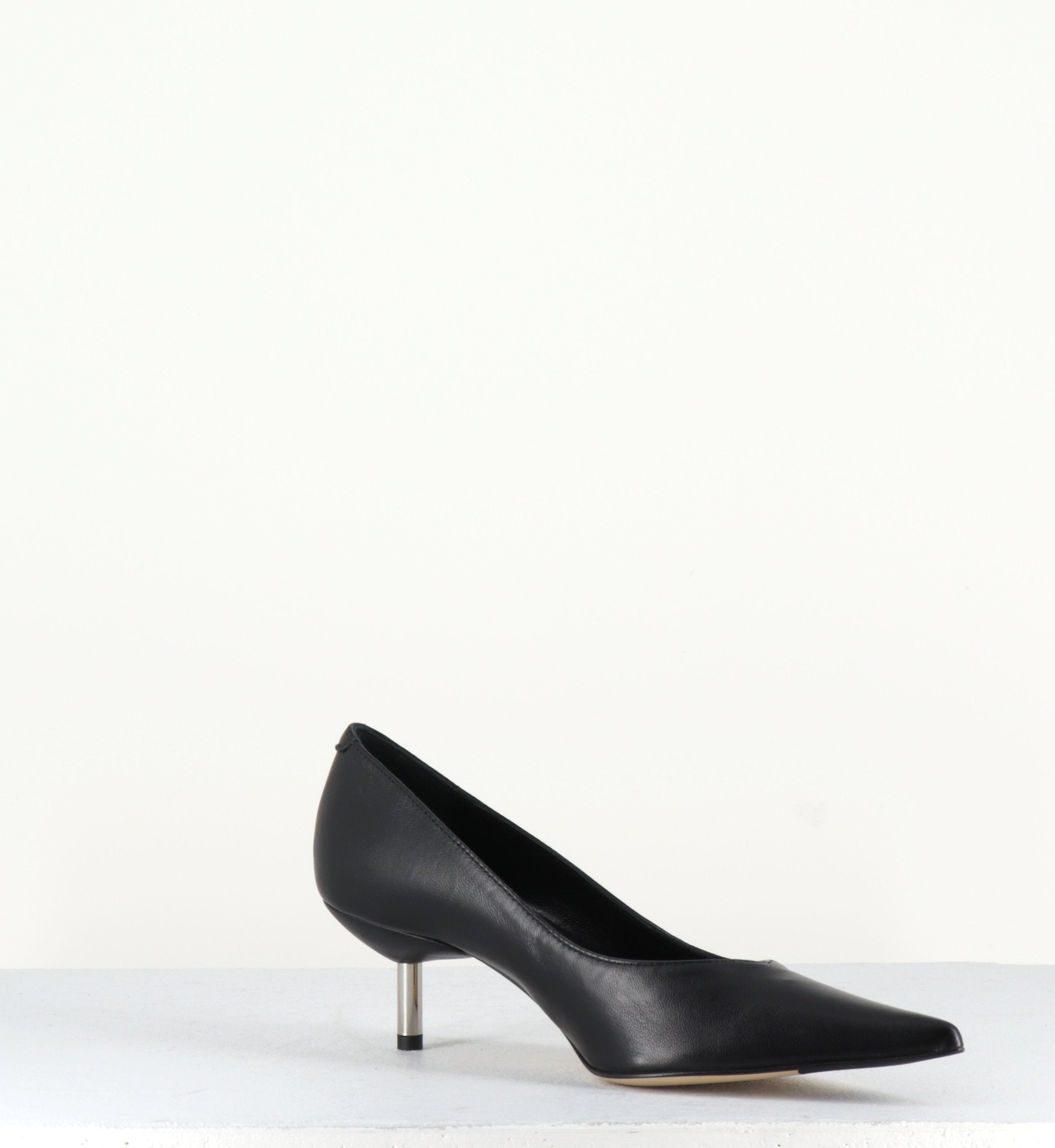 Escarpins à talons en cuir noir TES225- Garrice collection