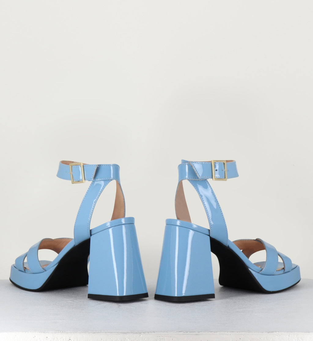 Sandales à plateforme en cuir vernis bleu - YEL3305 CELESTE