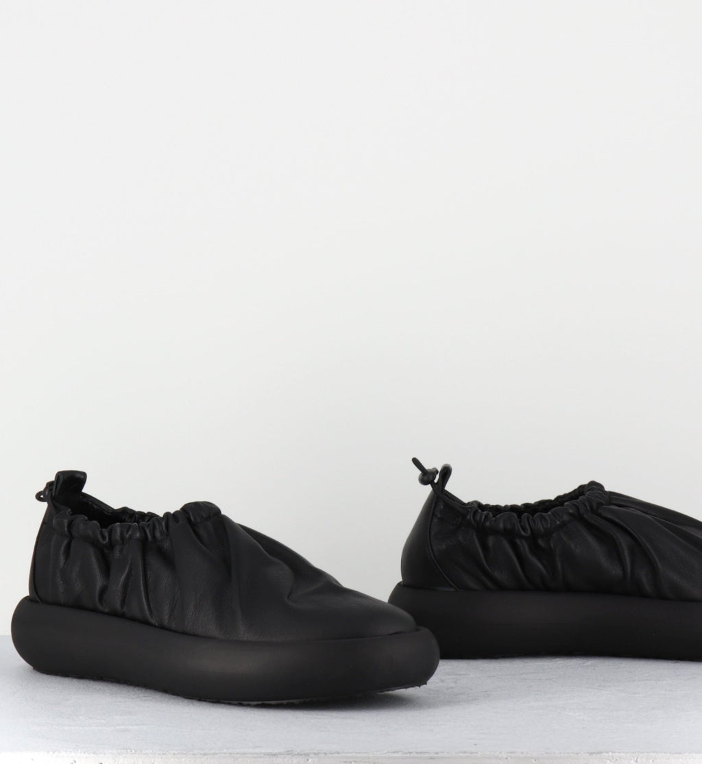 1C6854D TRAVEL BLACK