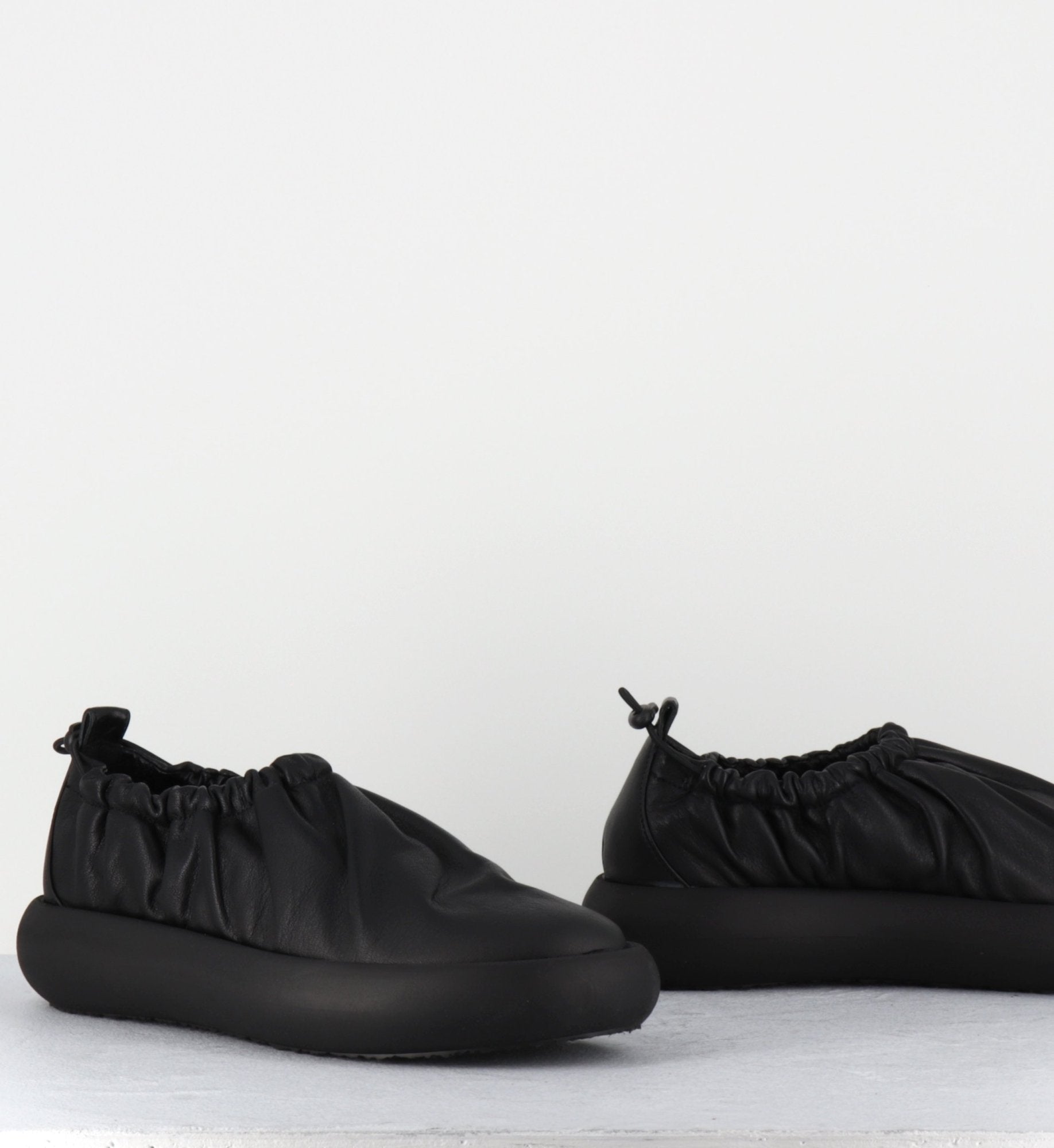 1C6854D TRAVEL BLACK