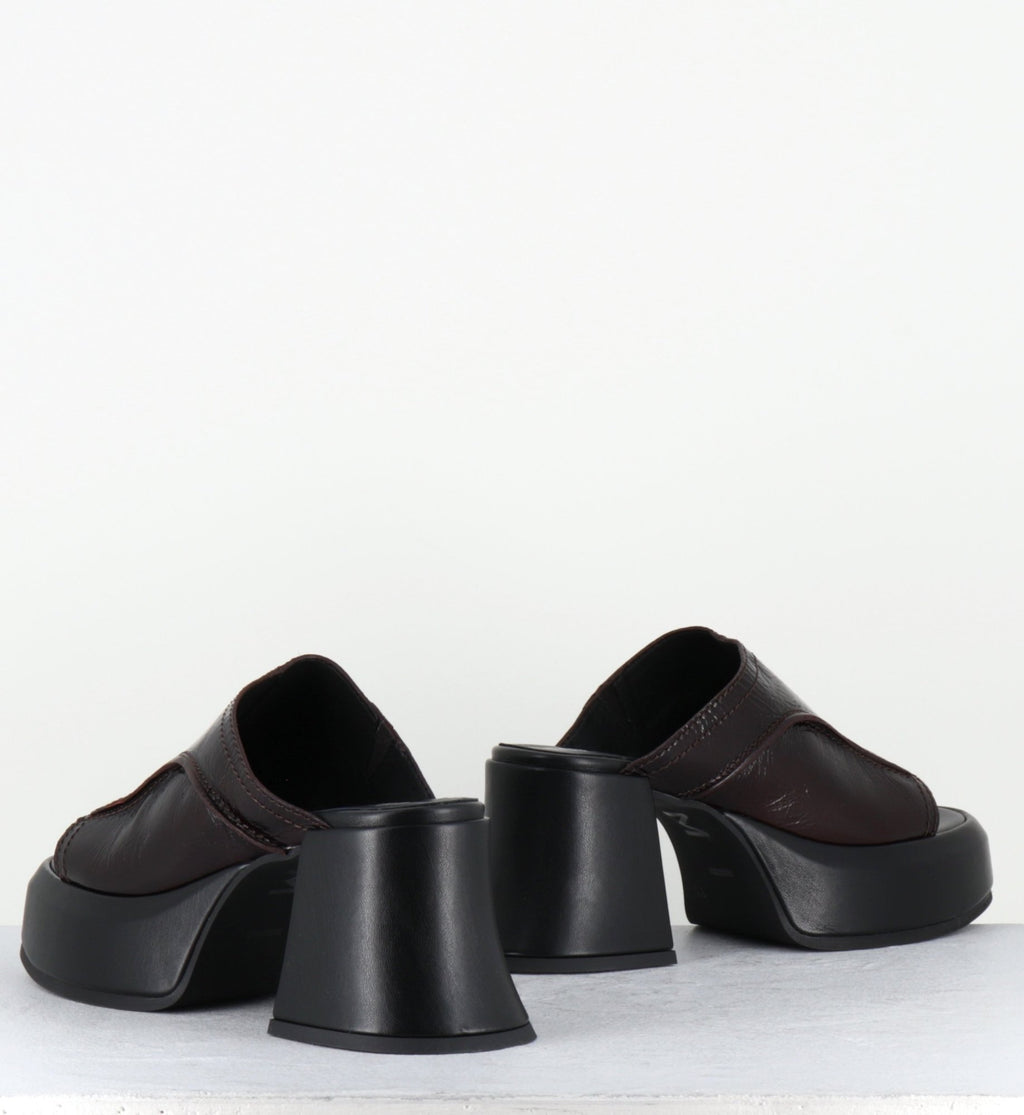 LOTA BROWN SANDAL