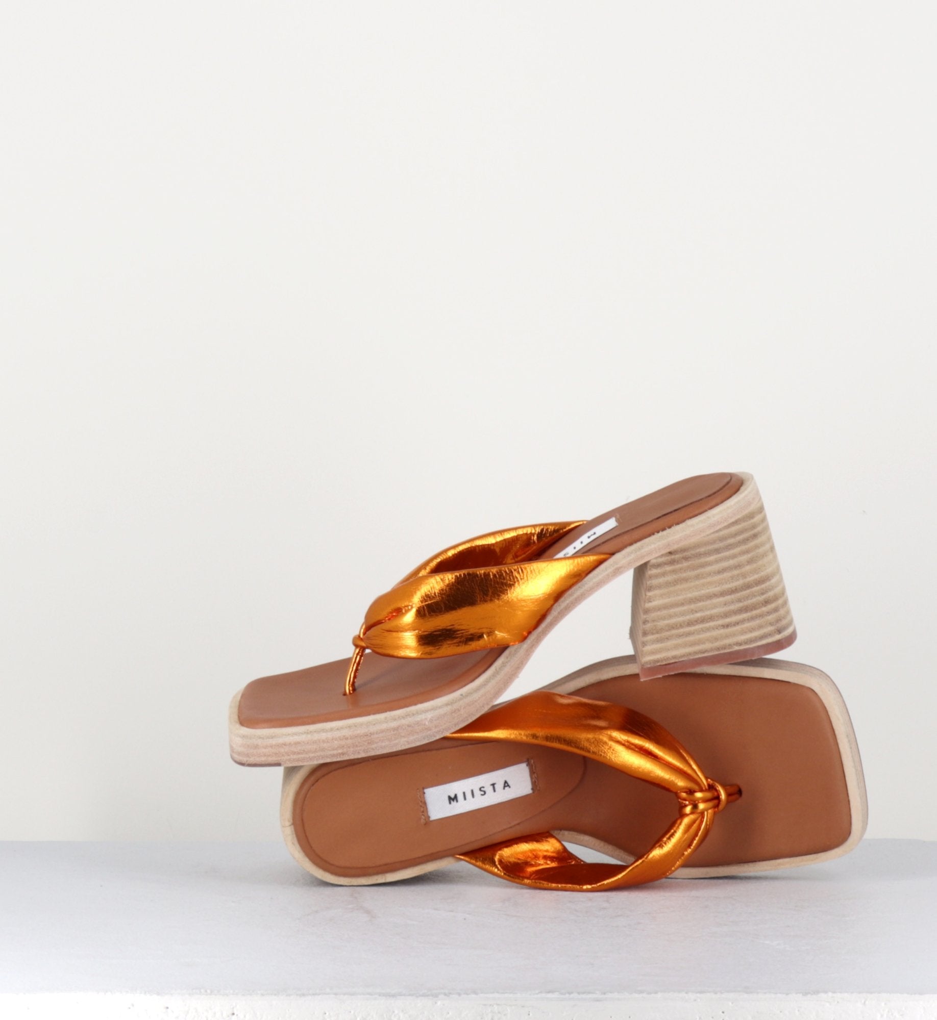 APRIL ORANGE SANDALS