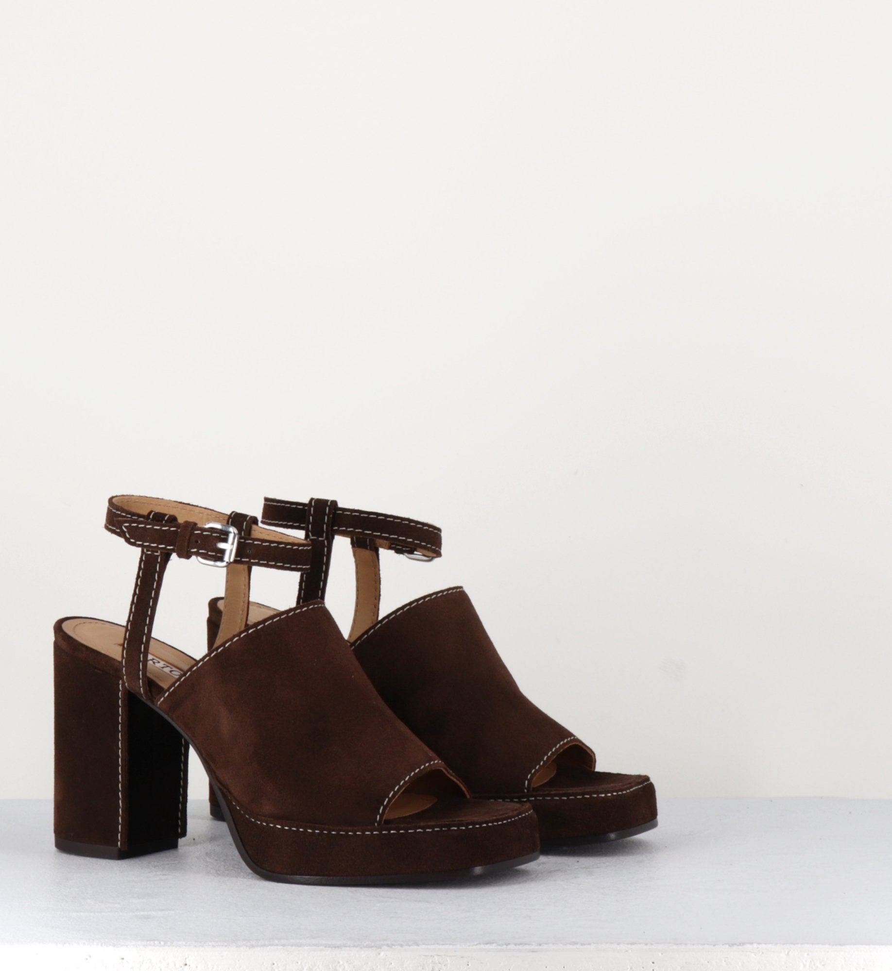 SR3947 MUSTANG CROSTA