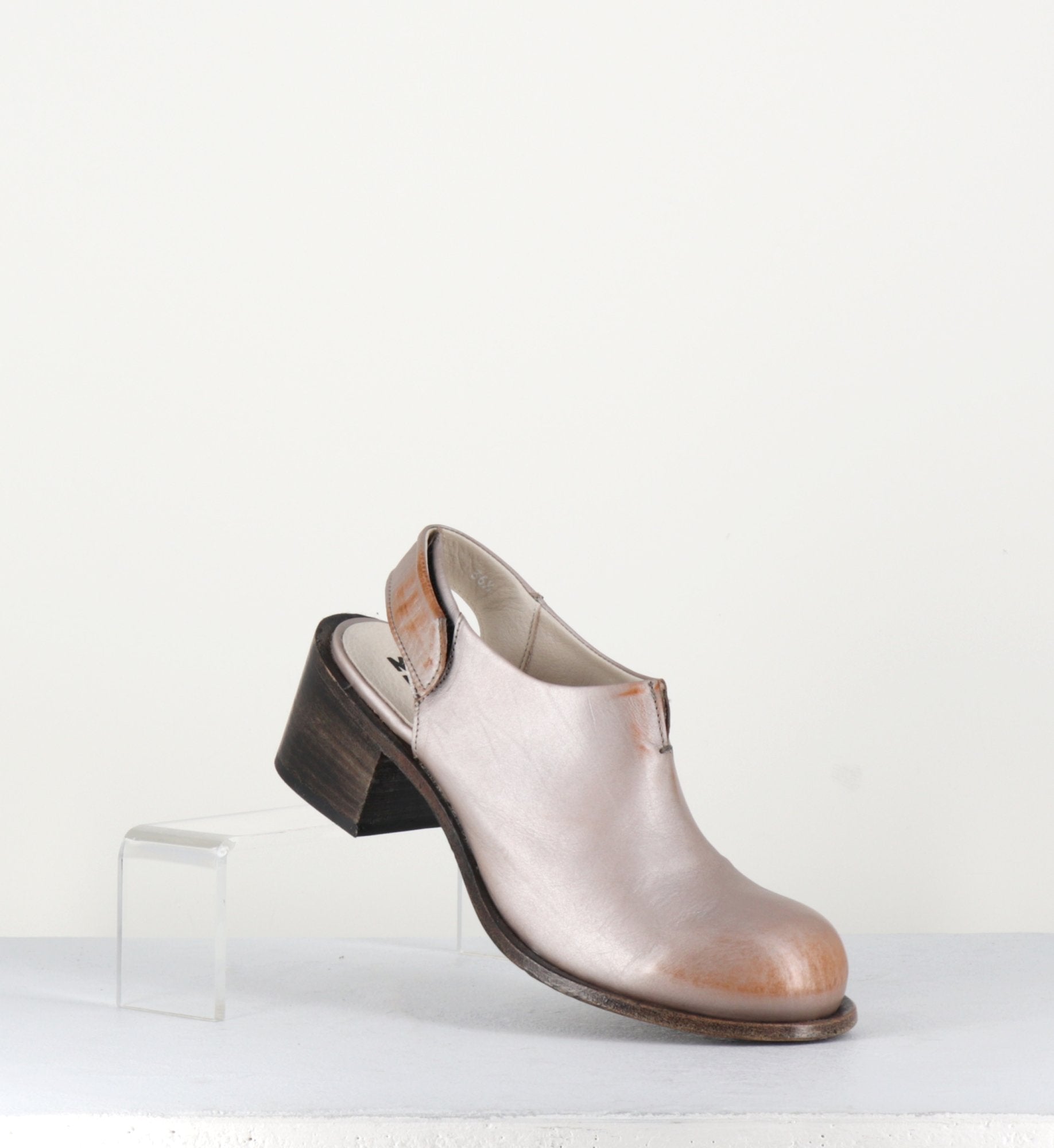 Chaussures japonisantes en cuir souple argent mat brossé - 1GS343 ARGENTO