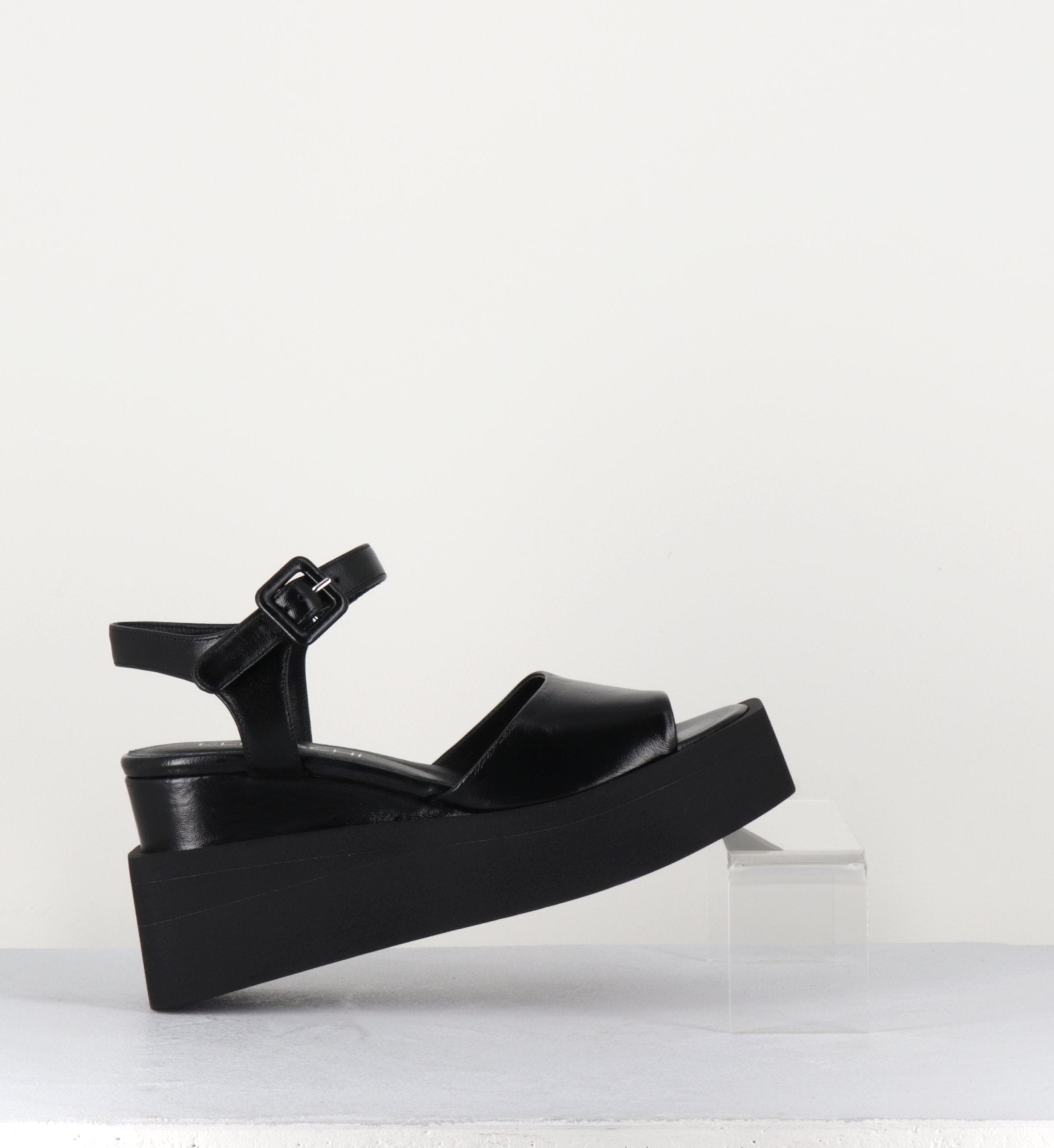 Sandales en cuir naplak noir compensées à débord - E3338 NERO