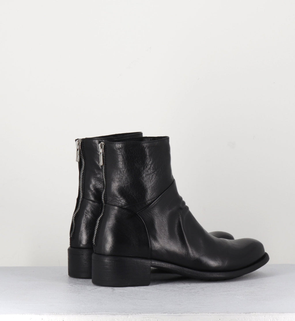 Bottines en cuir noir - LISON CAOU 045 NERO