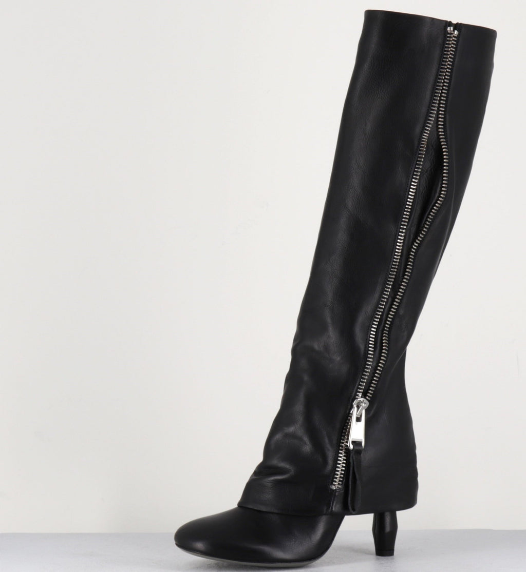 M22I97602 BLACK