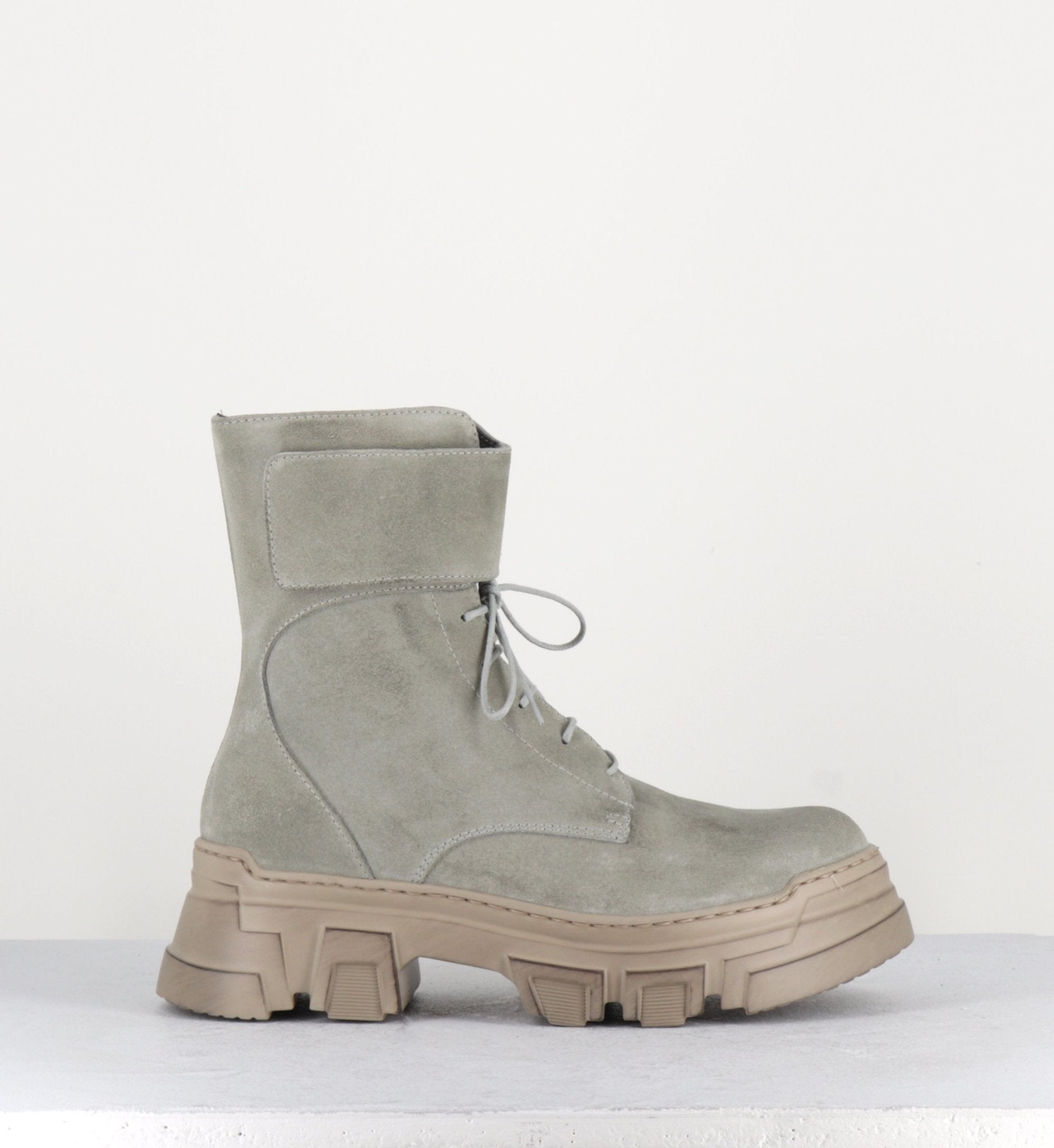 Boots à lacet en daim - 1001 SAND