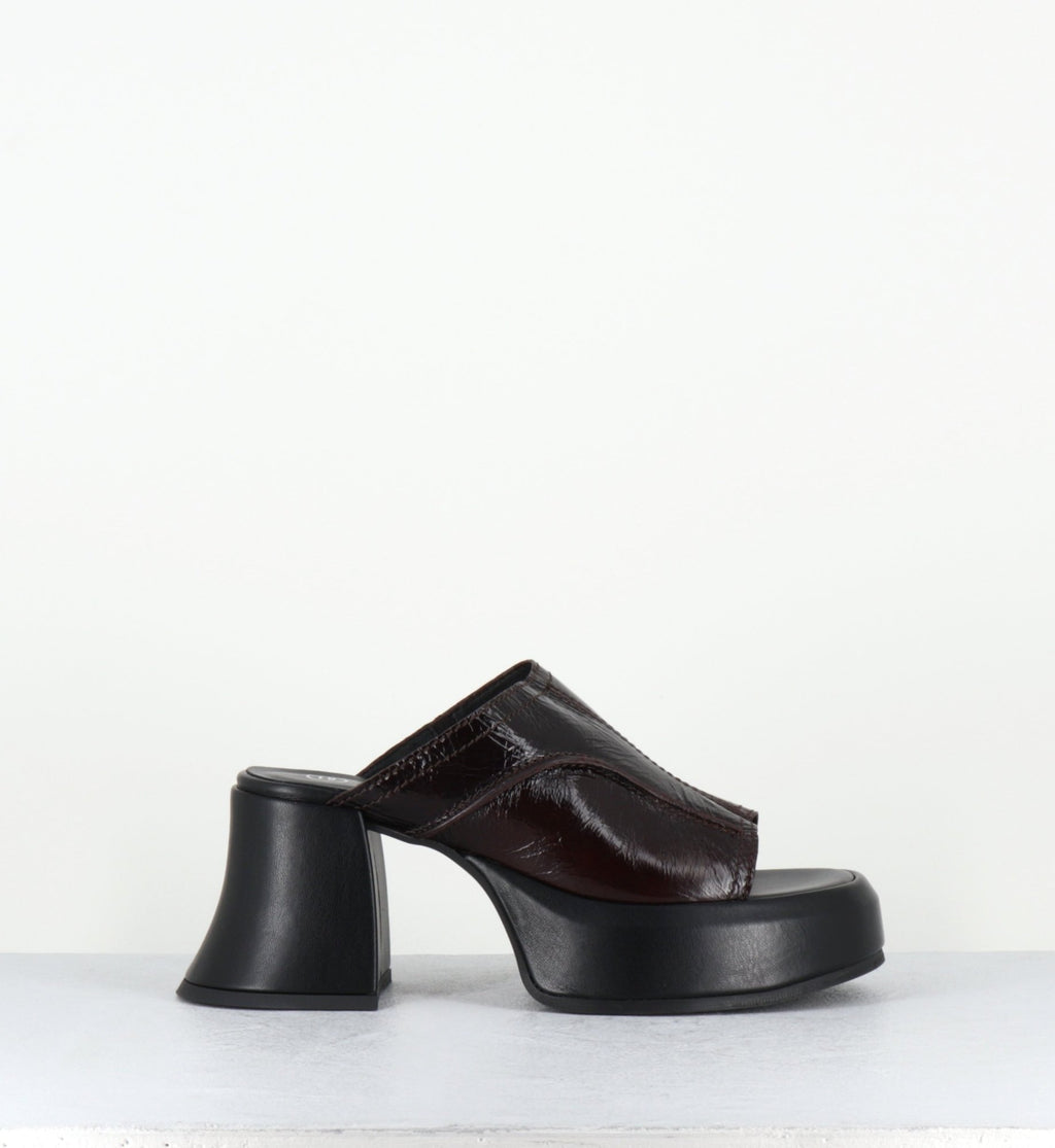 LOTA BROWN SANDAL