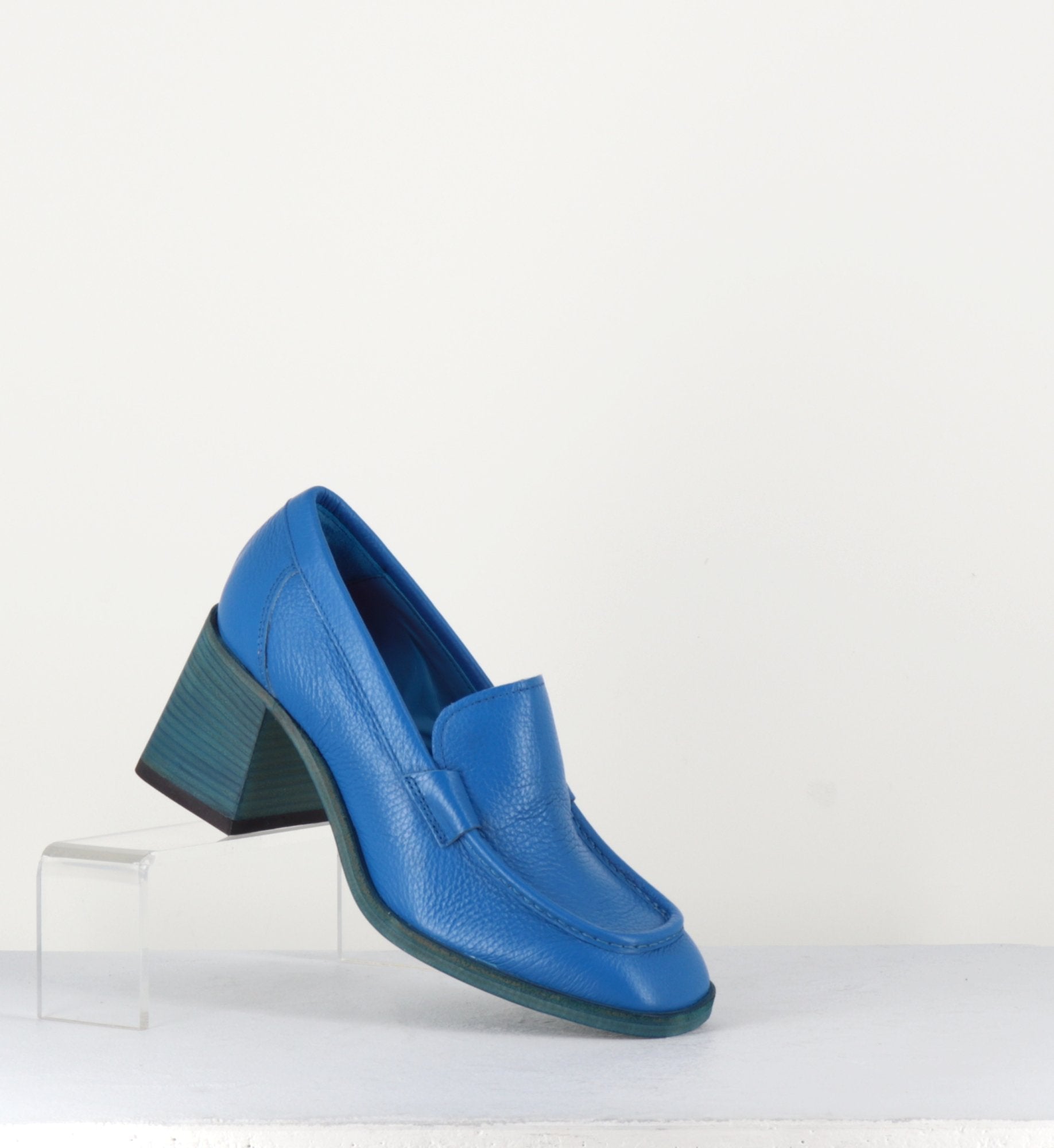 PE8630 BLU