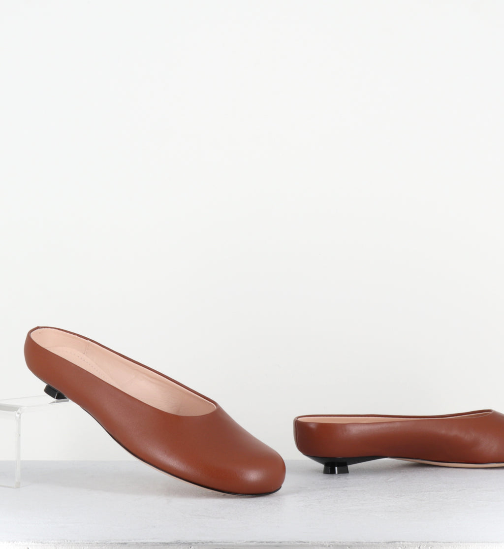 Mules en cuir camel bout rond - MULE SOFTY SYRUP