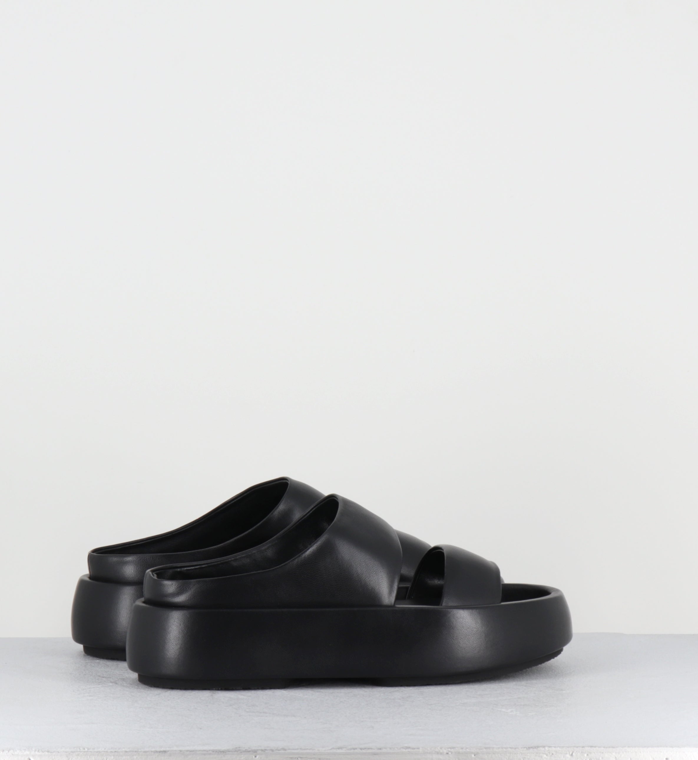Mules compensées en cuir noir - BULLE SLIDE NERO