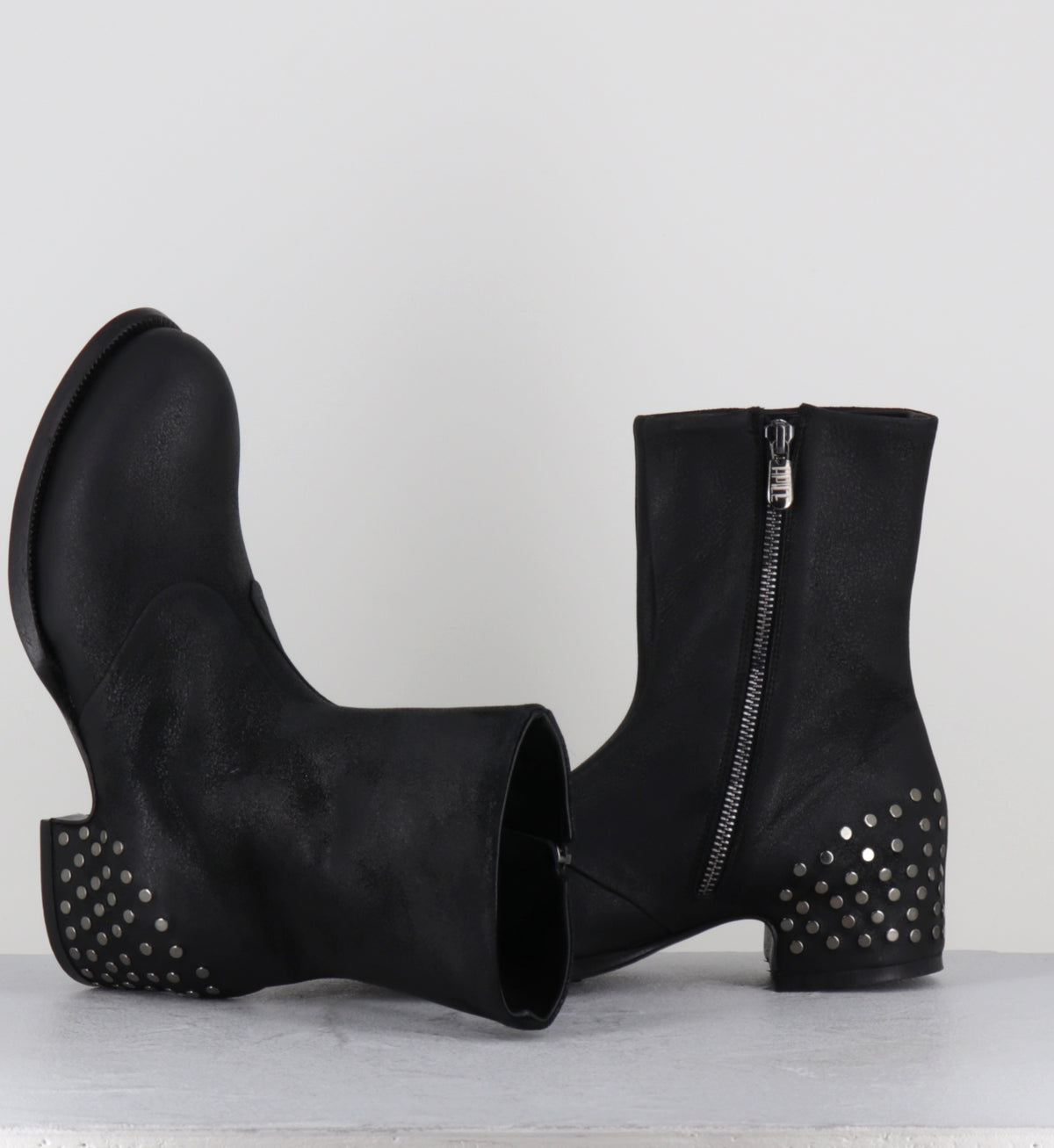 Bottines cuir huilé noir à vlous - BEAT RIVET BIKER NERO