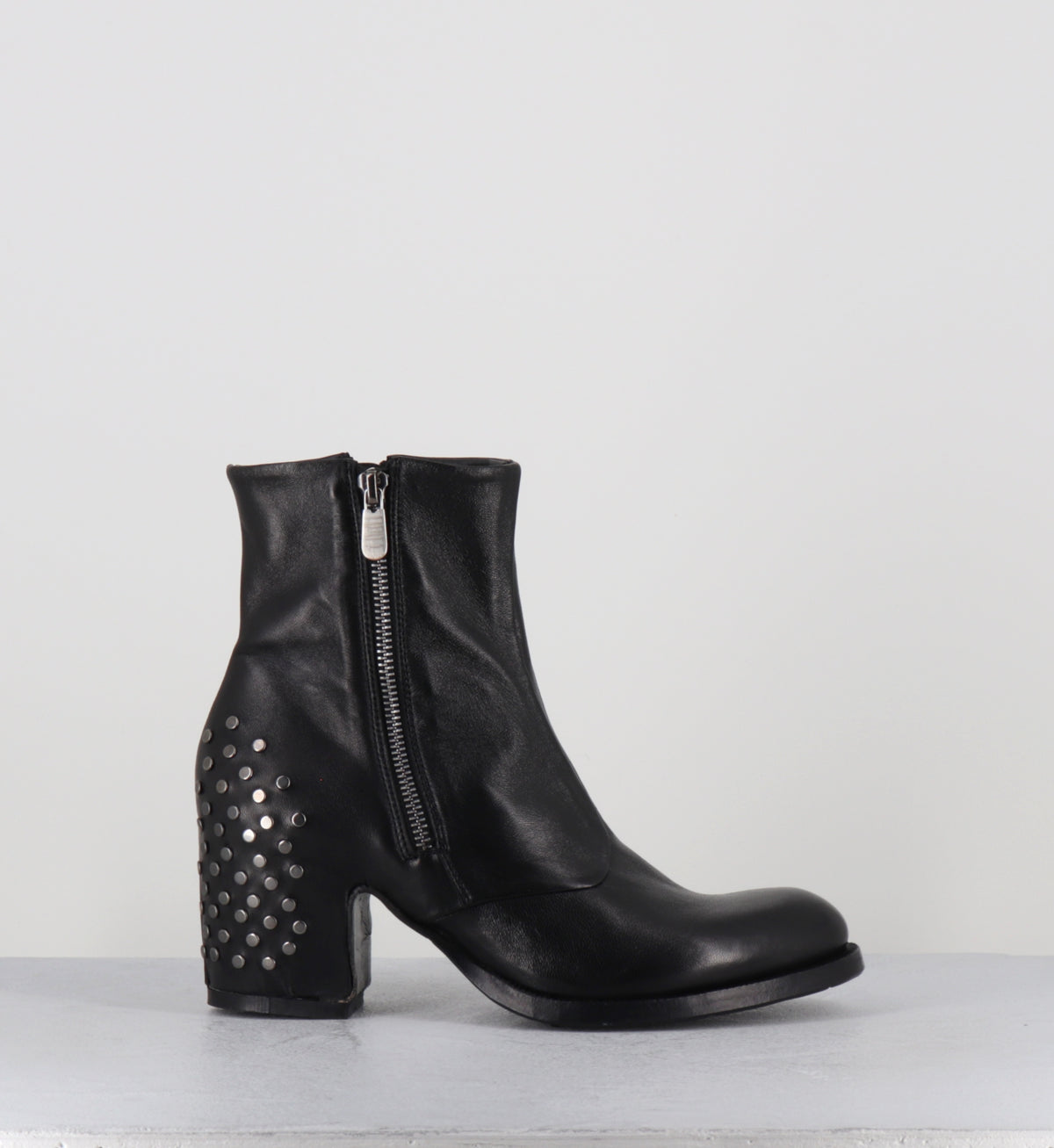 Bottines en cuir noir zip clous - LIDIA RIVET MOUSSE NERO