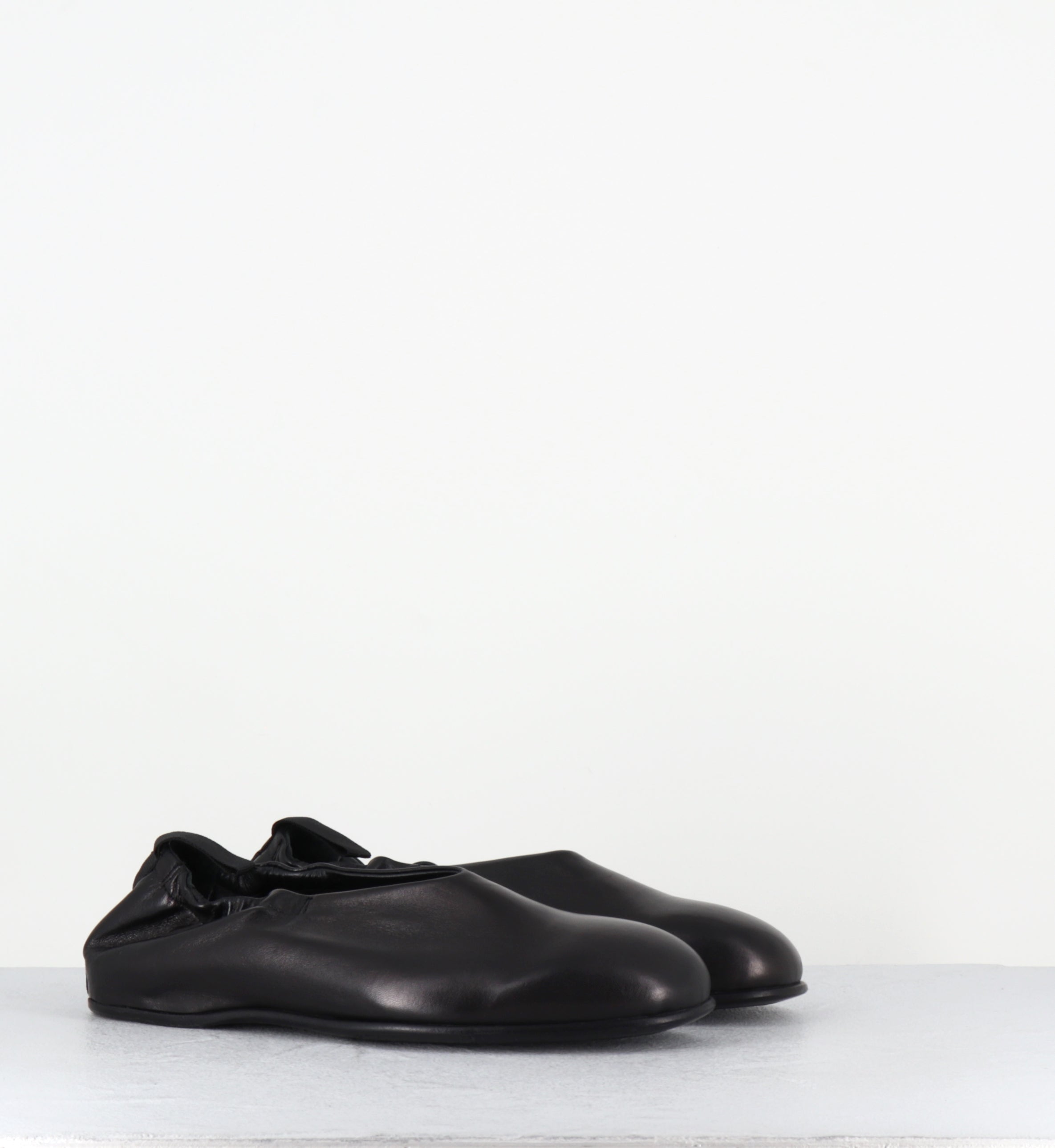 Ballerines en cuir noir japonisantes - LOLA TRIPON NERO