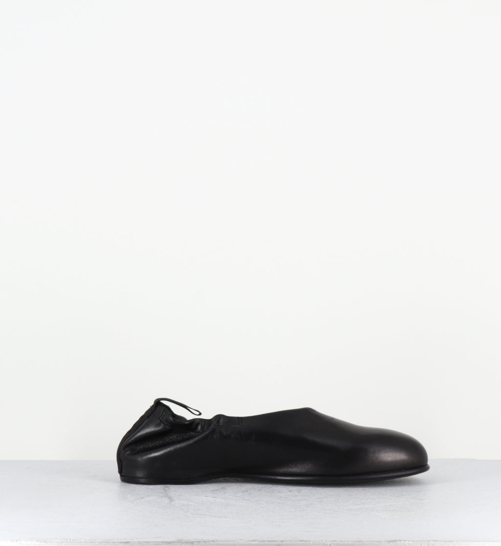 Ballerines en cuir noir japonisantes - LOLA TRIPON NERO