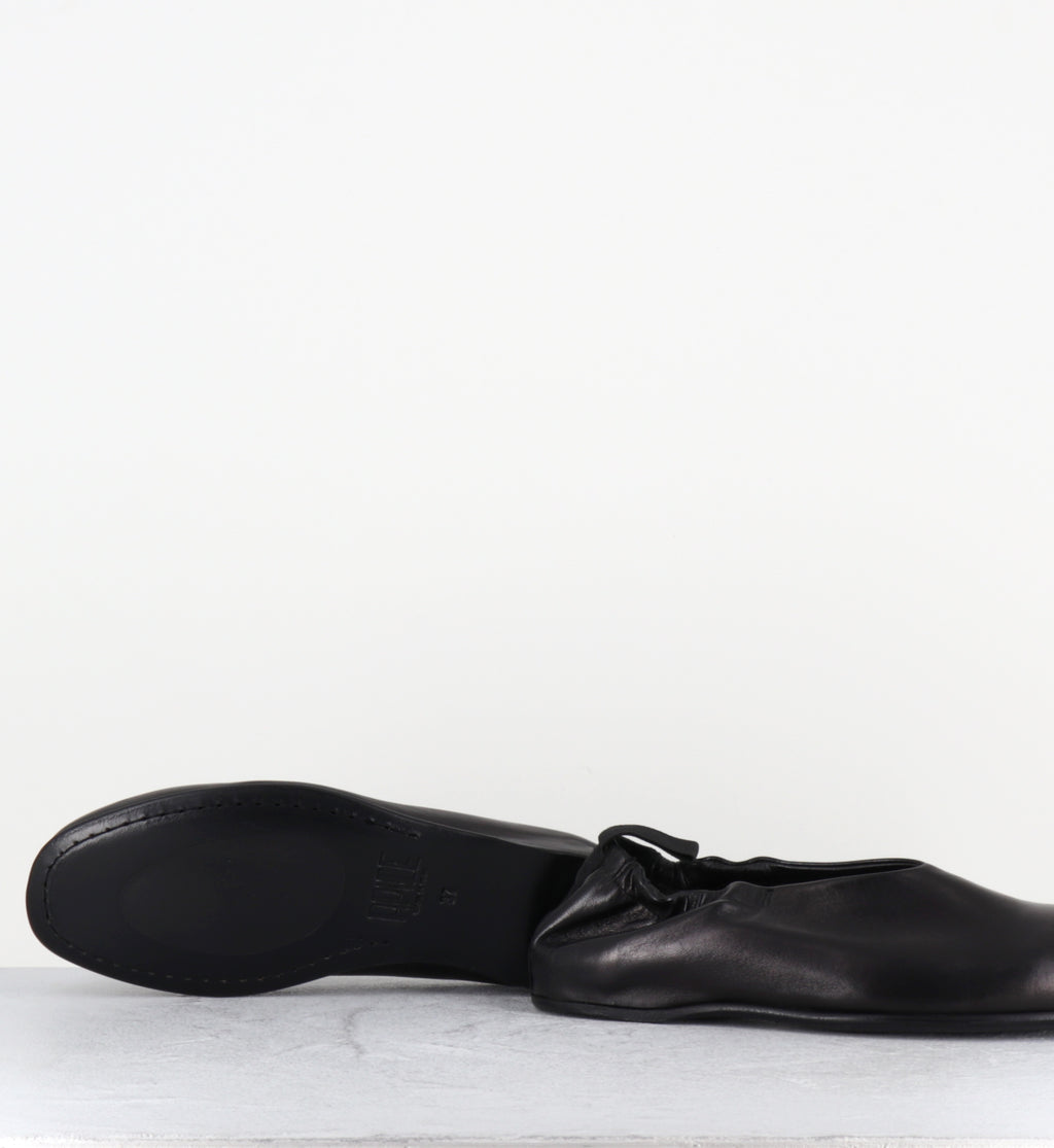 Ballerines en cuir noir japonisantes - LOLA TRIPON NERO
