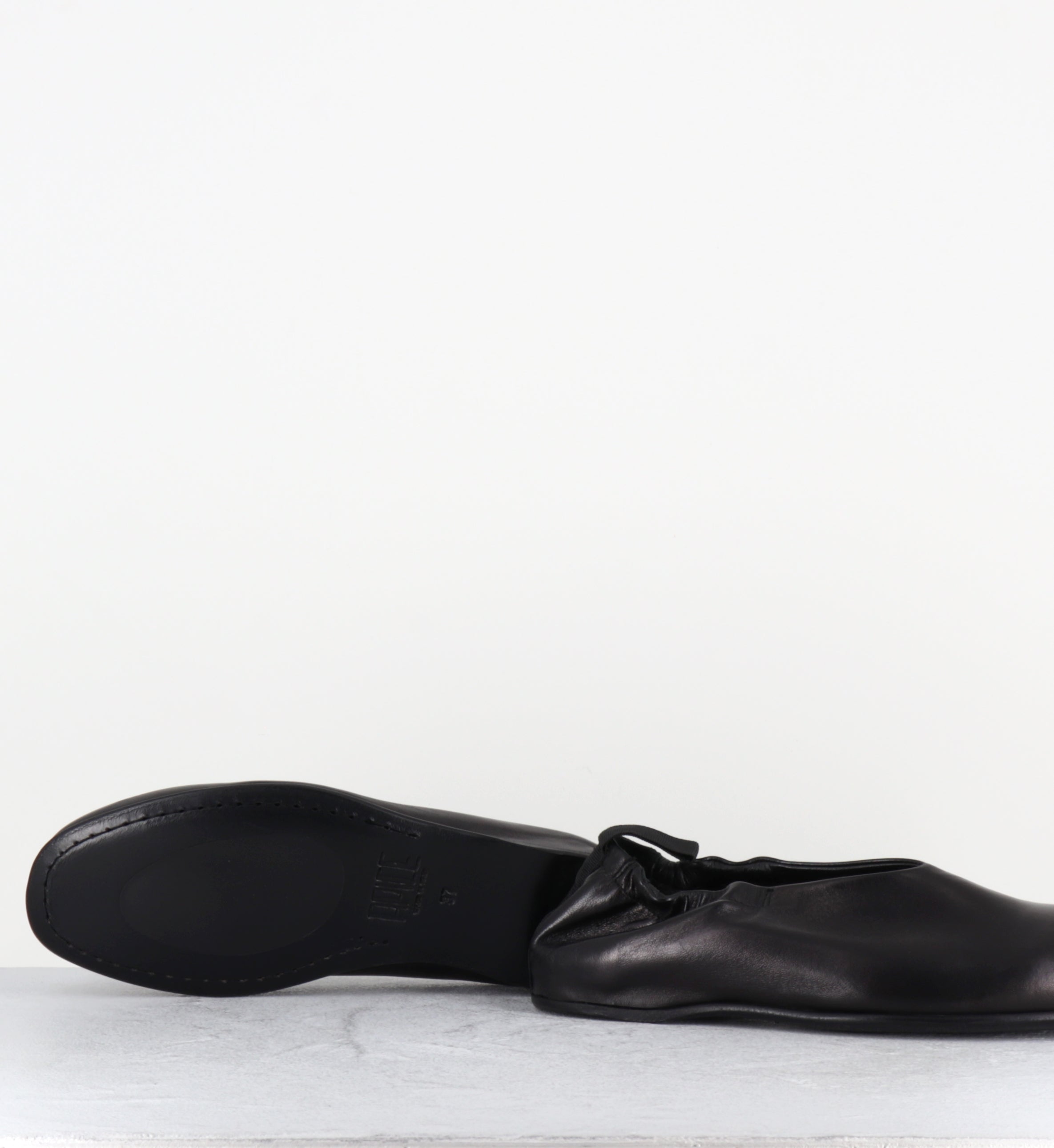 Ballerines en cuir noir japonisantes - LOLA TRIPON NERO