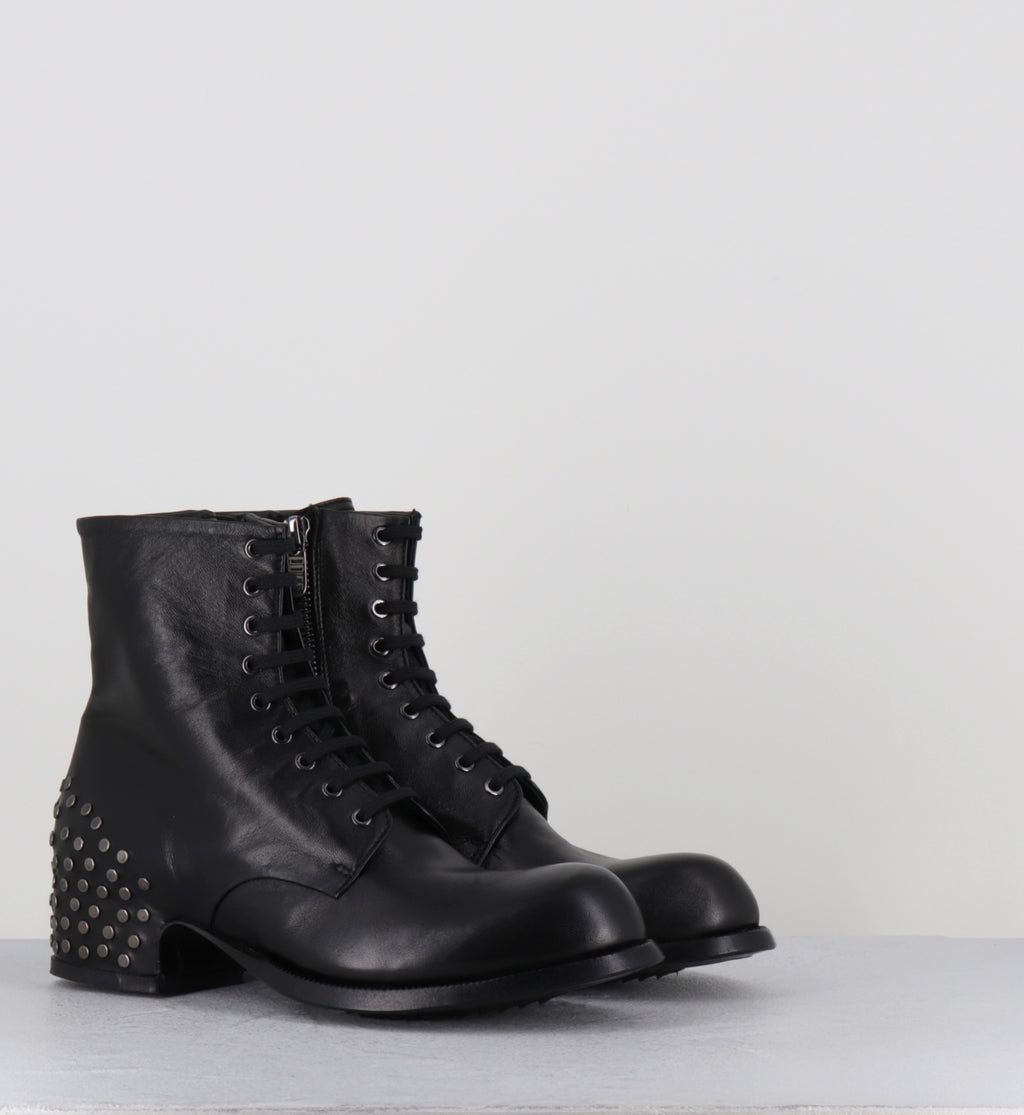 Bottines à lacets en cuir noir à clous - JOLE RIVET MOUSSE NERO